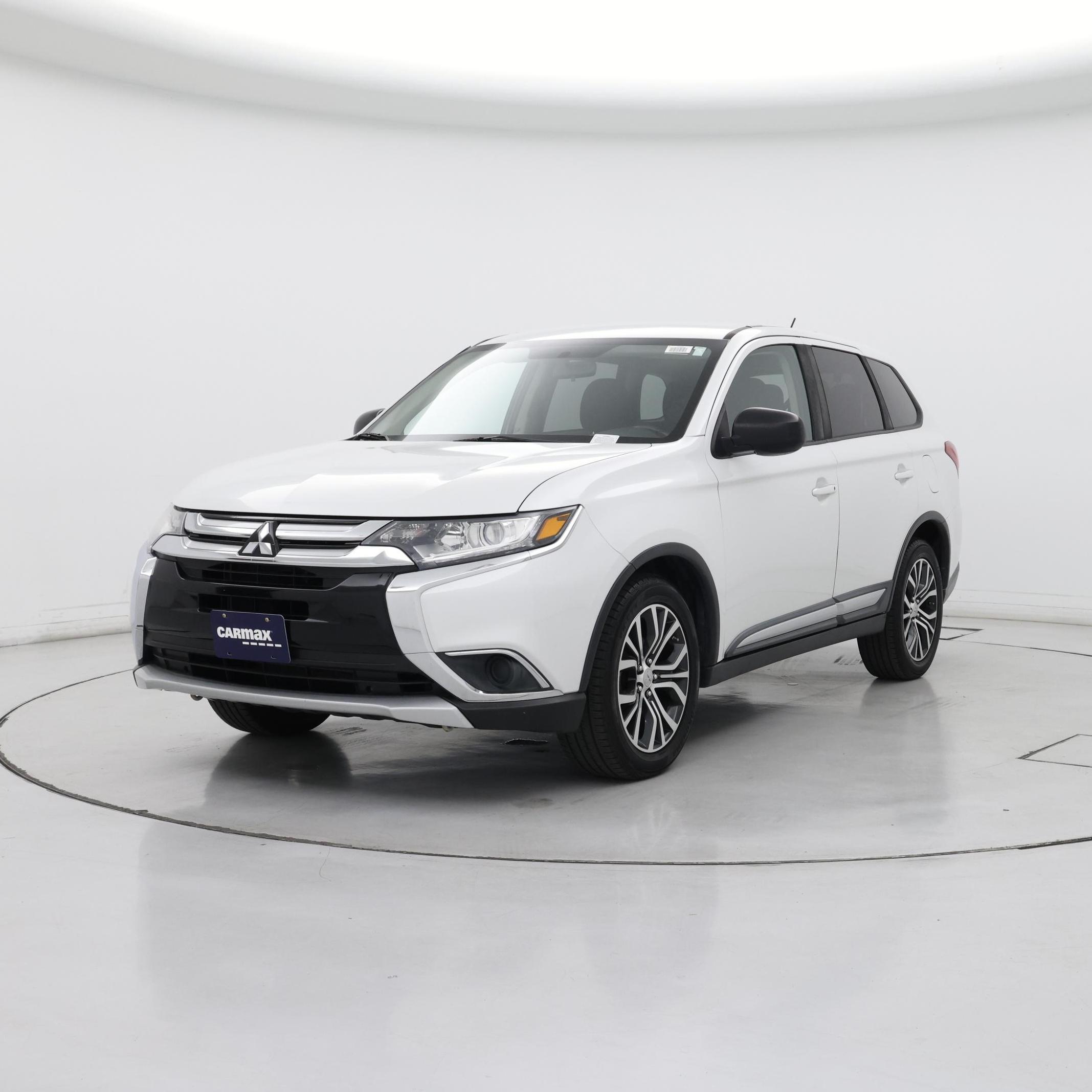 Thumbnail: 2016 Mitsubishi Outlander - 4