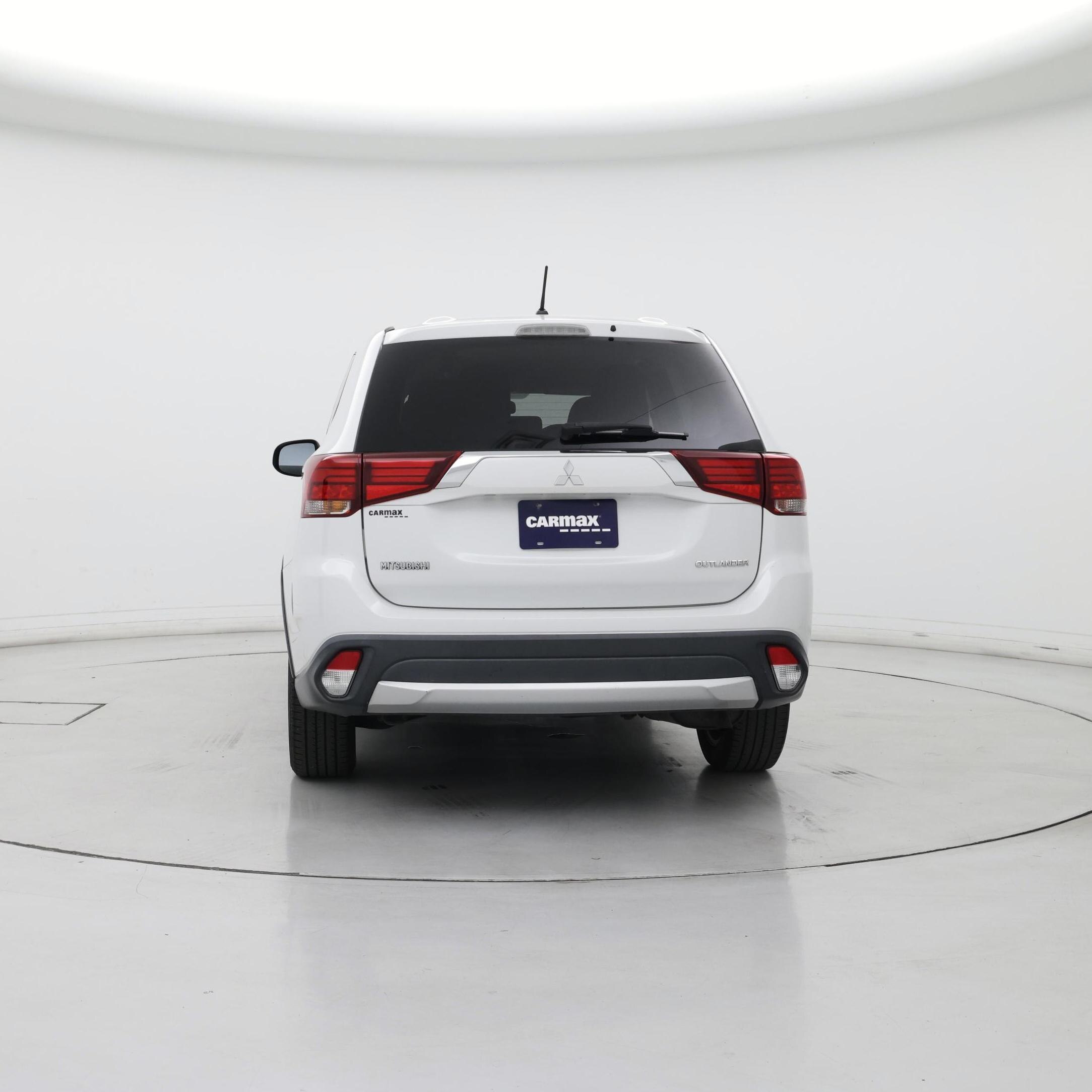 Thumbnail: 2016 Mitsubishi Outlander - 6