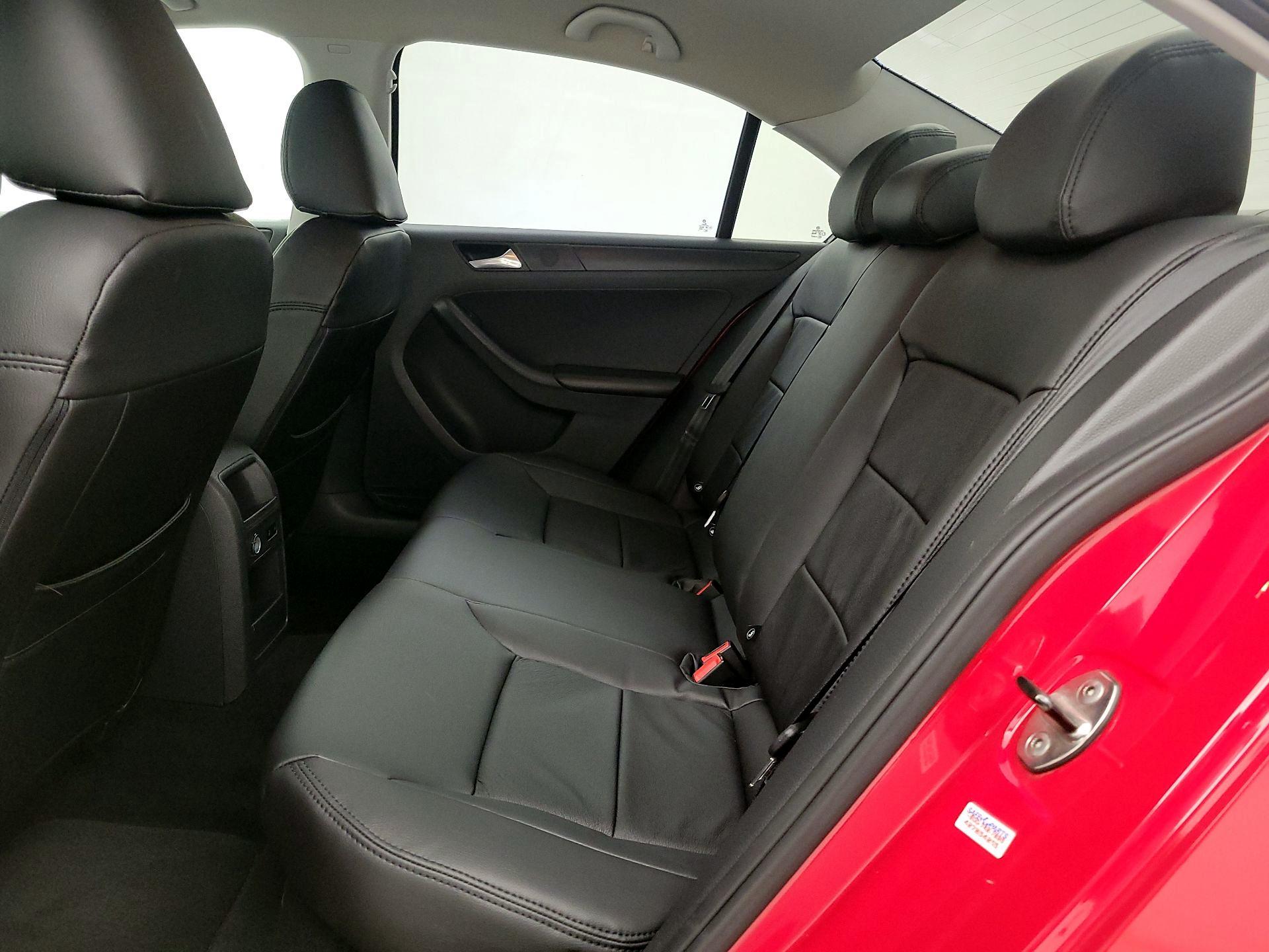 Thumbnail: 2014 Volkswagen Jetta - 17