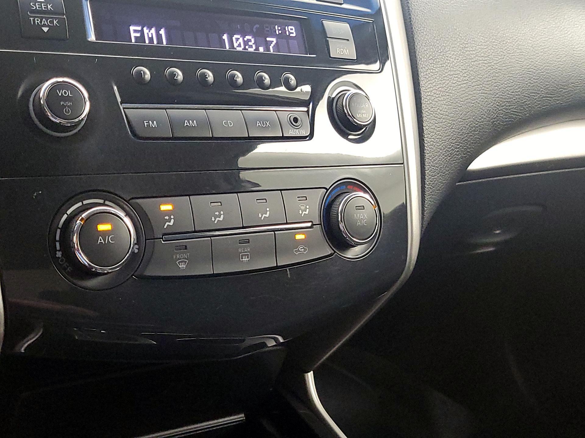 Thumbnail: 2014 Nissan Altima - 14