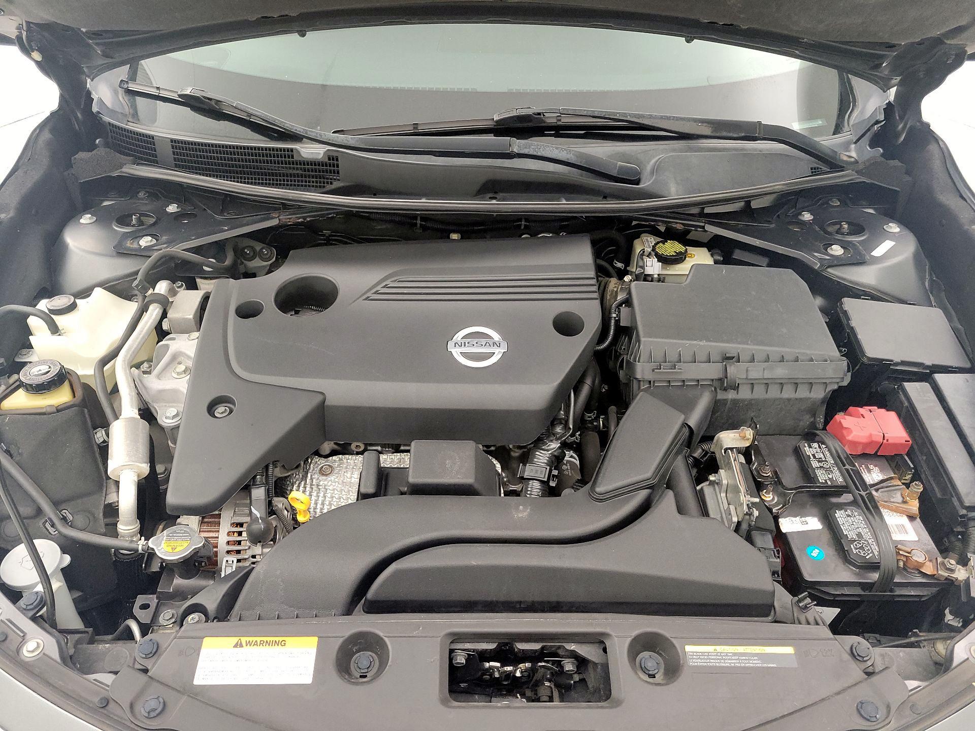 Thumbnail: 2014 Nissan Altima - 18