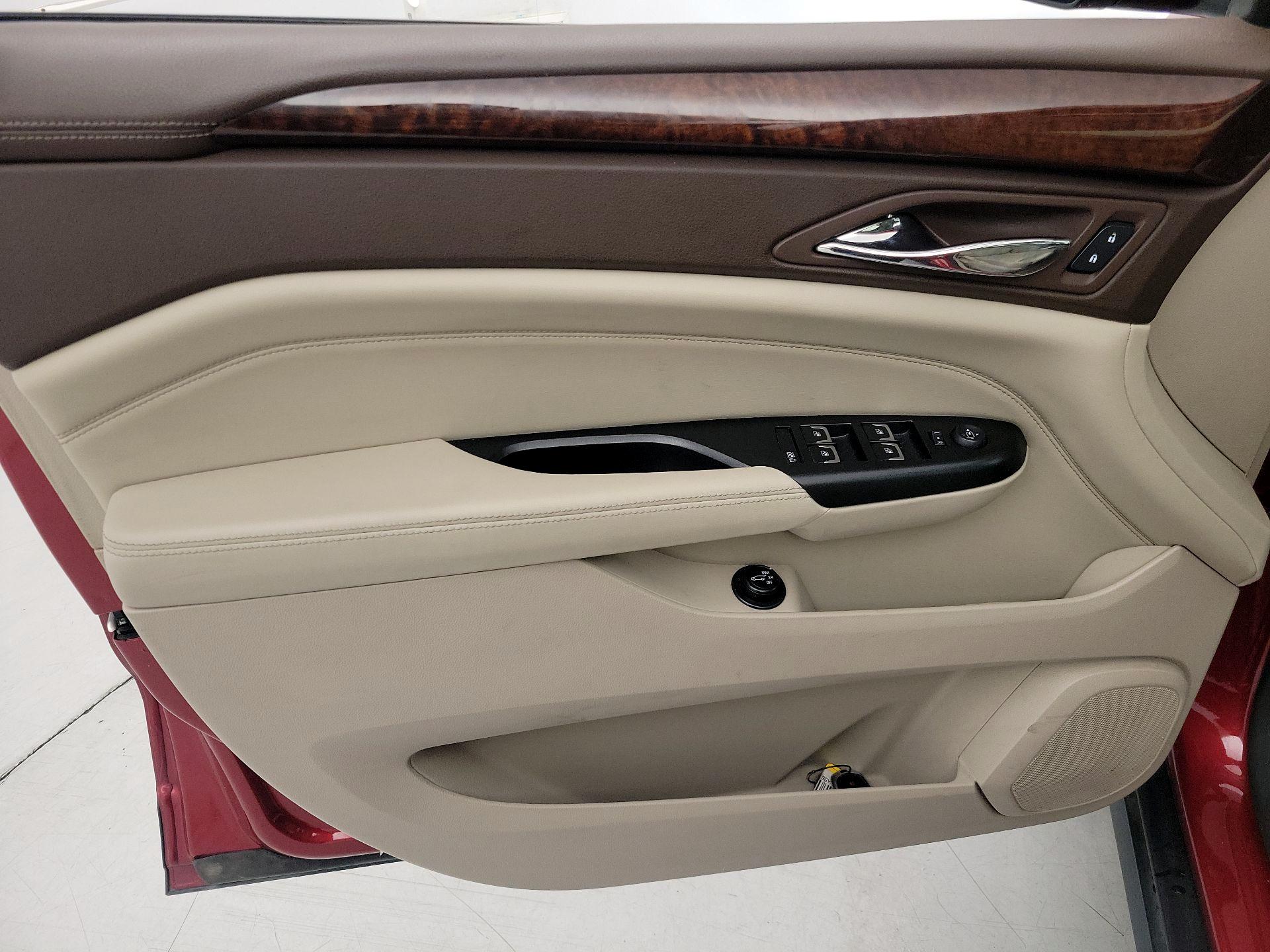 Thumbnail: 2016 Cadillac SRX - 12