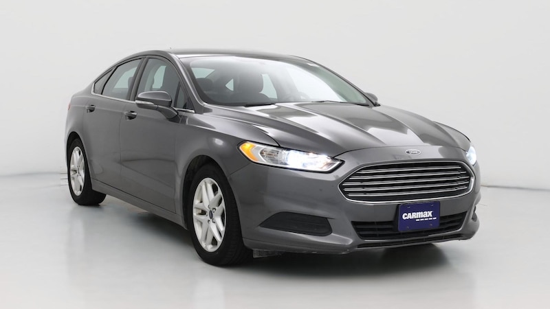 2016 Ford Fusion SE Hero Image