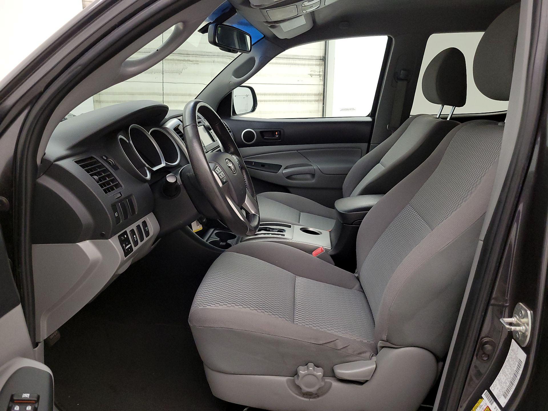 Thumbnail: 2013 Toyota Tacoma - 11