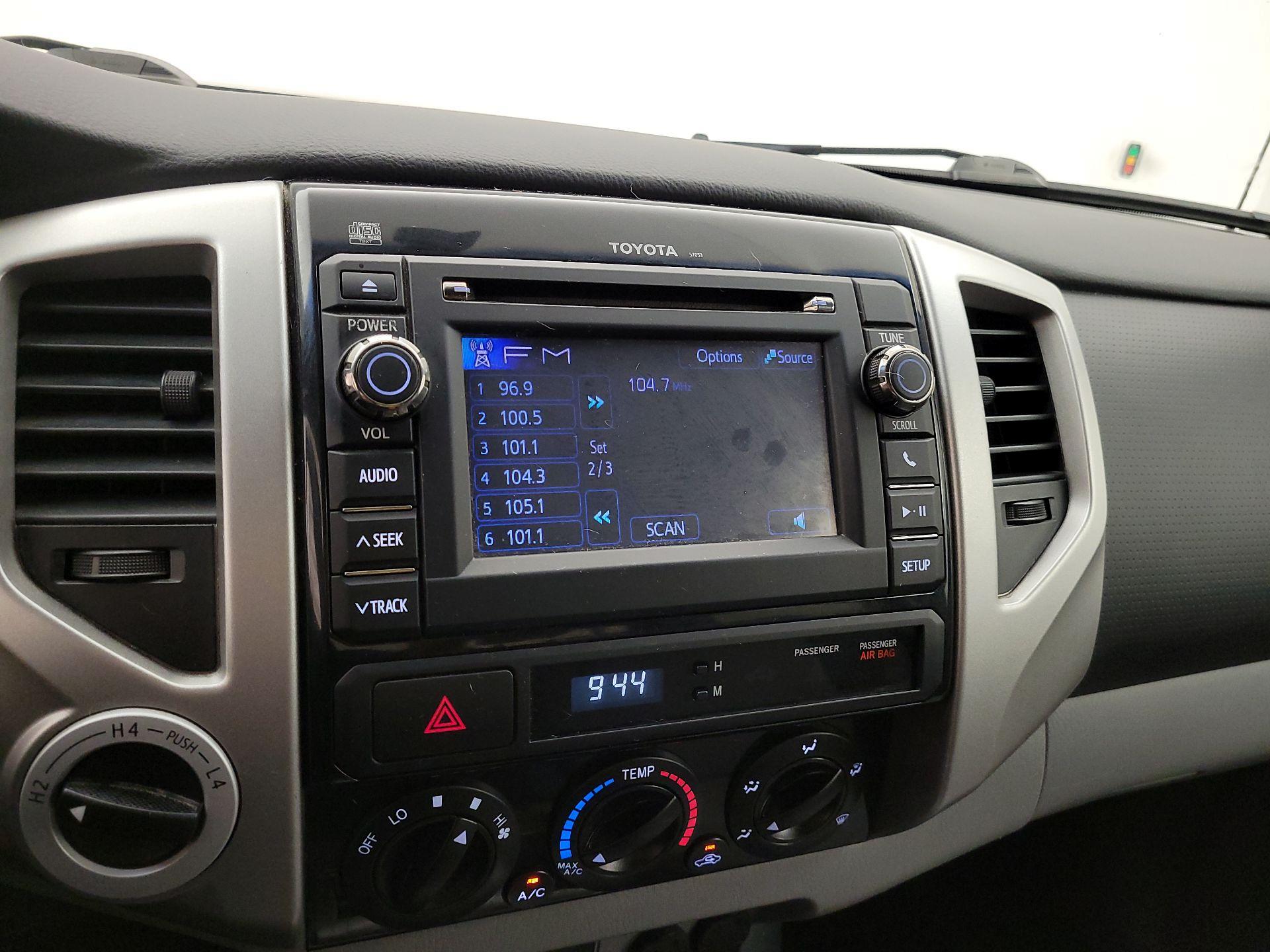 Thumbnail: 2013 Toyota Tacoma - 15