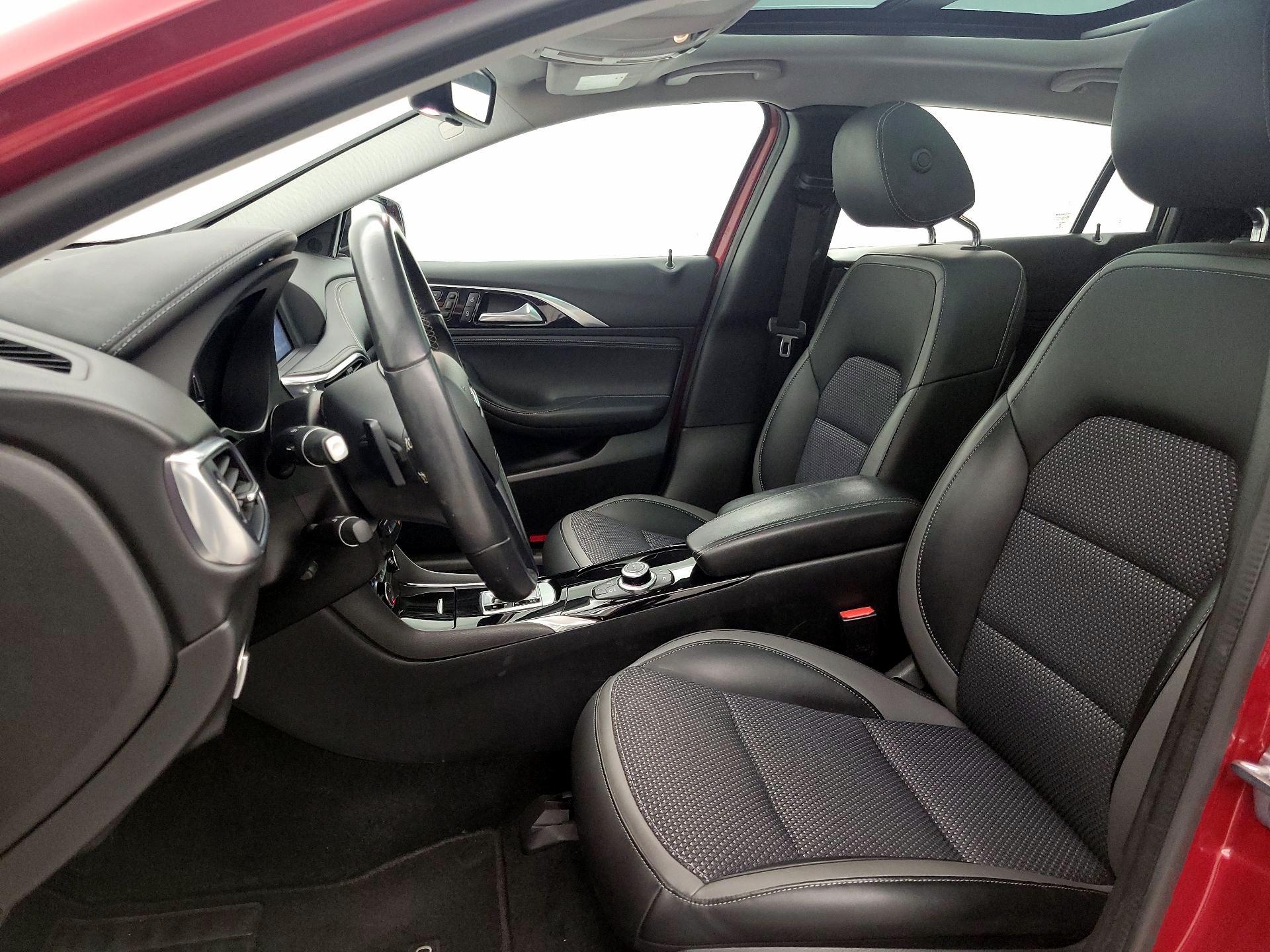 Thumbnail: 2019 INFINITI QX30 - 11