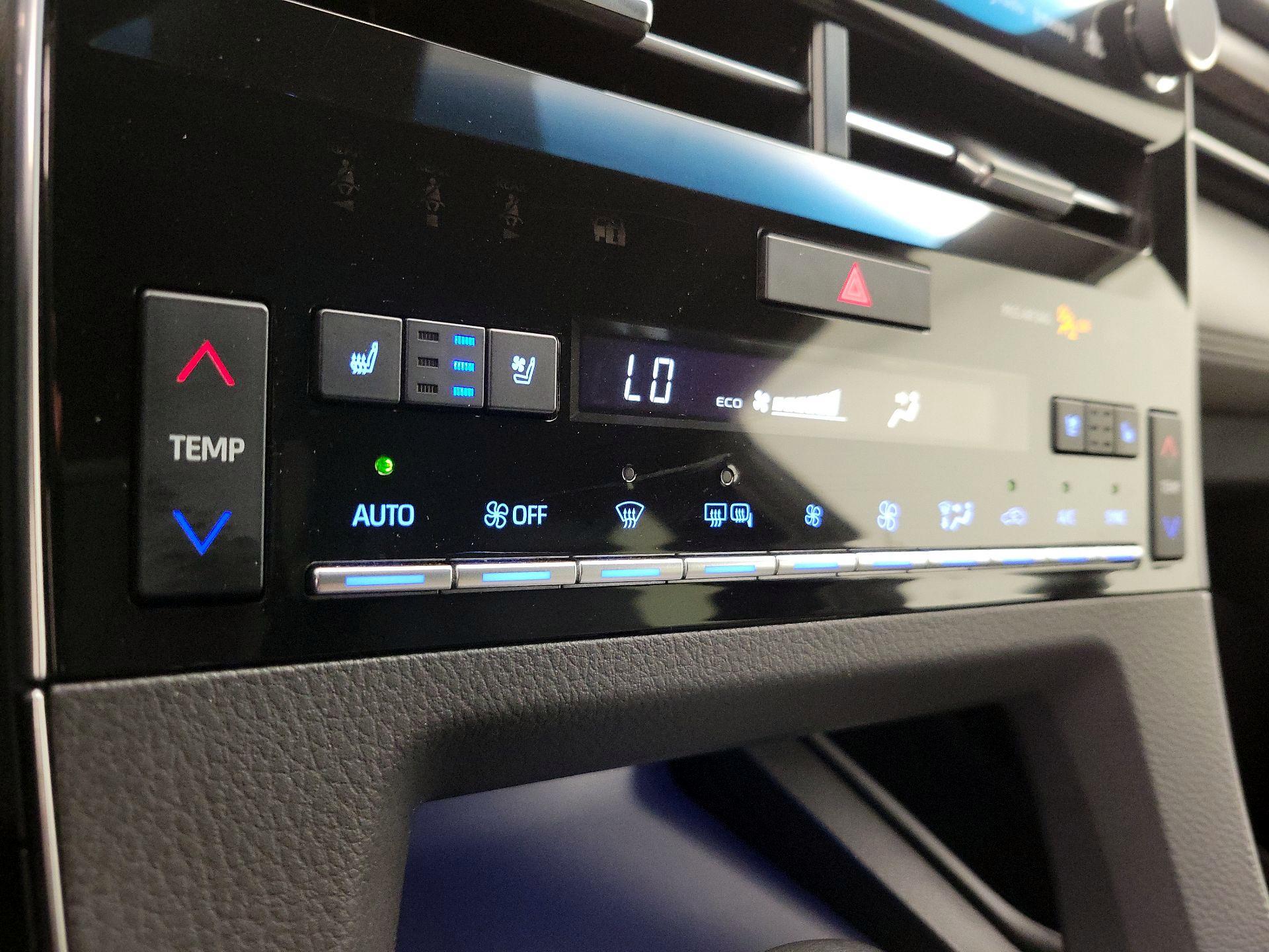 Thumbnail: 2021 Toyota Avalon - 17