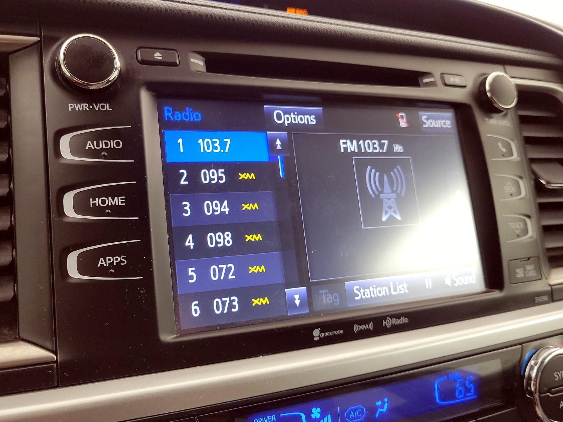 Thumbnail: 2018 Toyota Highlander - 15