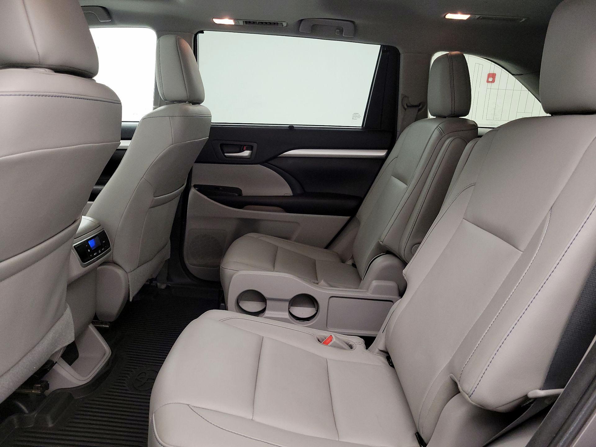 Thumbnail: 2018 Toyota Highlander - 19