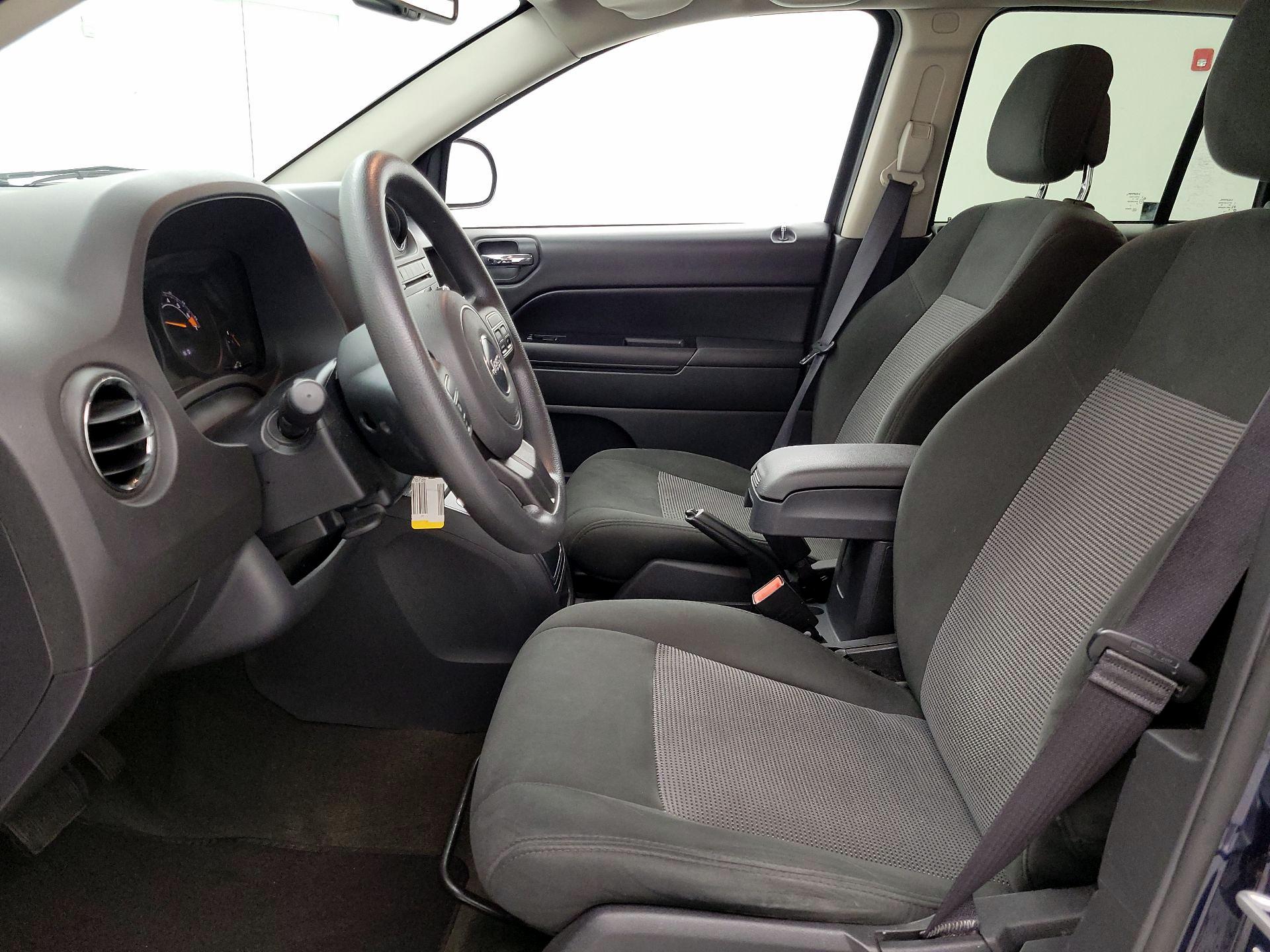 Thumbnail: 2016 Jeep Compass - 11