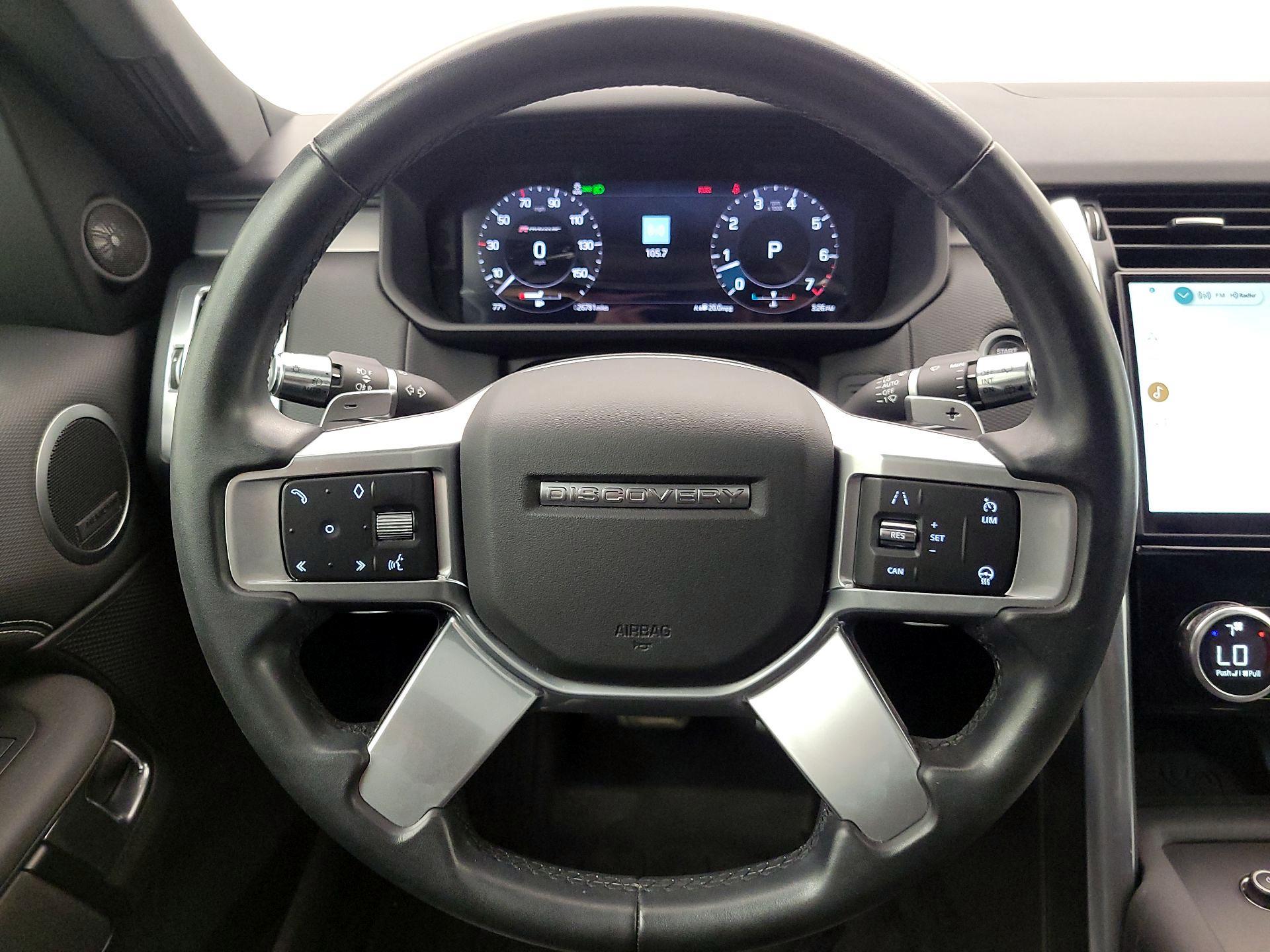 Thumbnail: 2022 Land Rover Discovery - 10