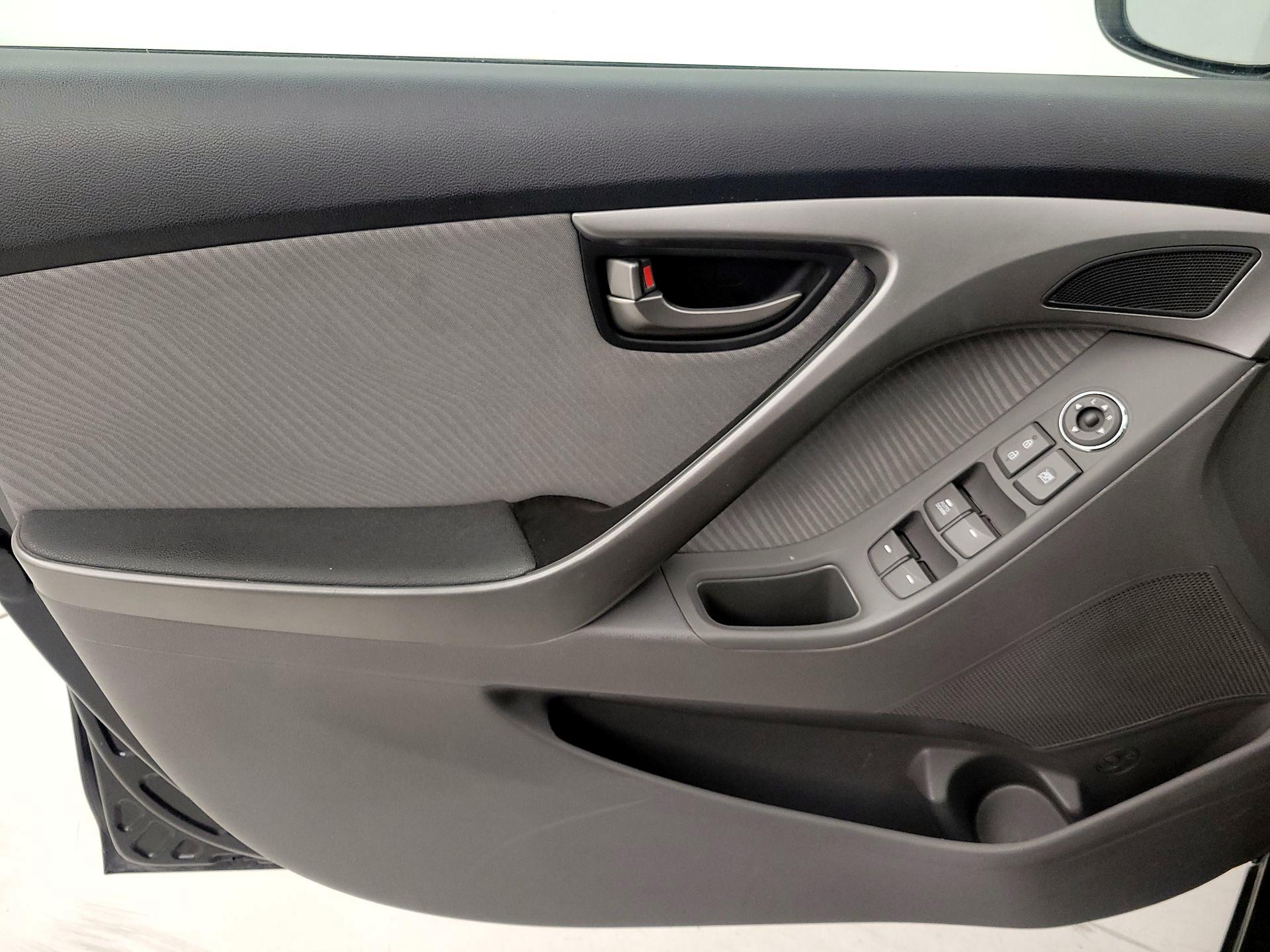 Thumbnail: 2013 Hyundai Elantra - 12