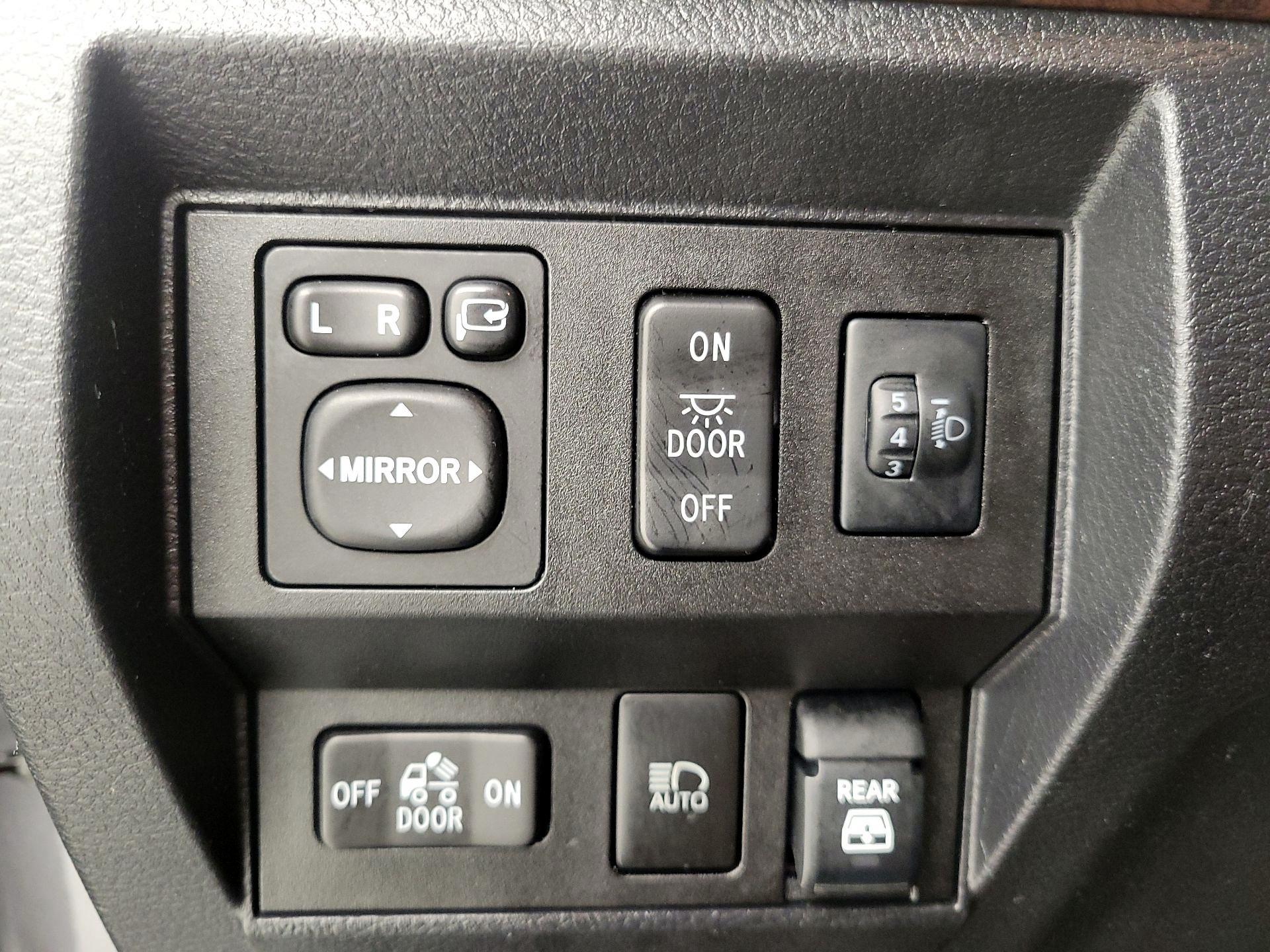 Thumbnail: 2019 Toyota Tundra - 13