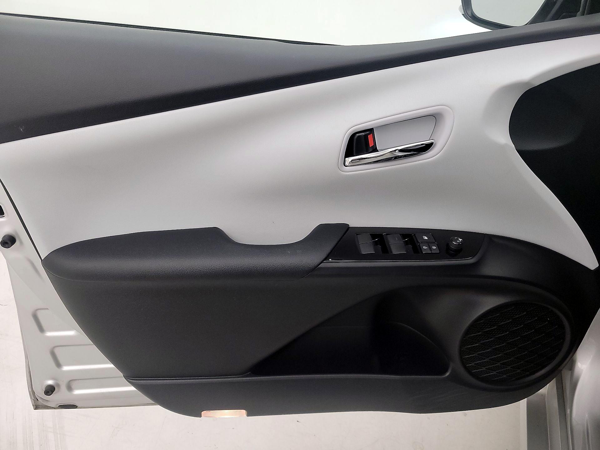 Thumbnail: 2022 Toyota Prius Prime - 12