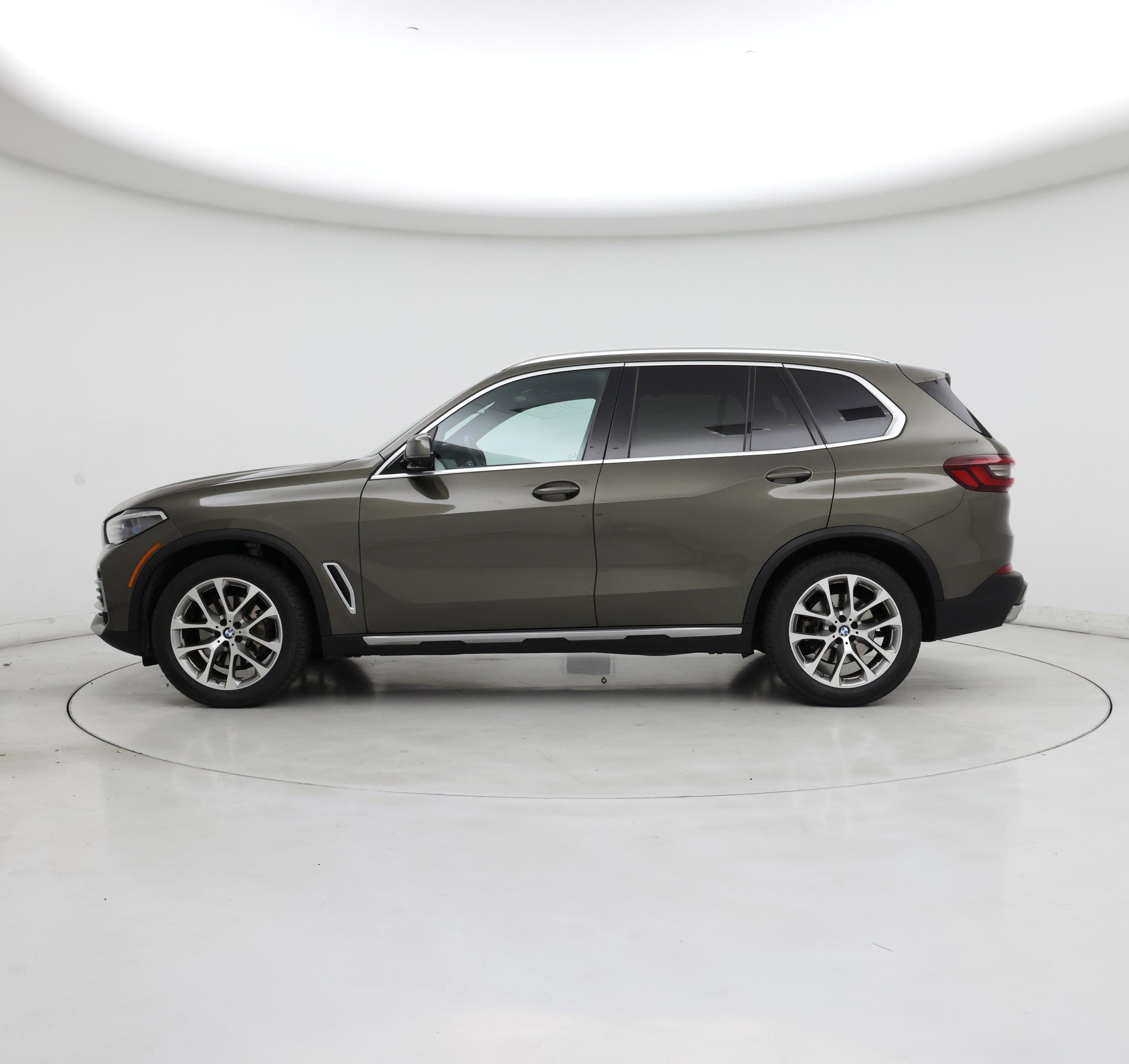 Thumbnail: 2023 BMW X5 - 3