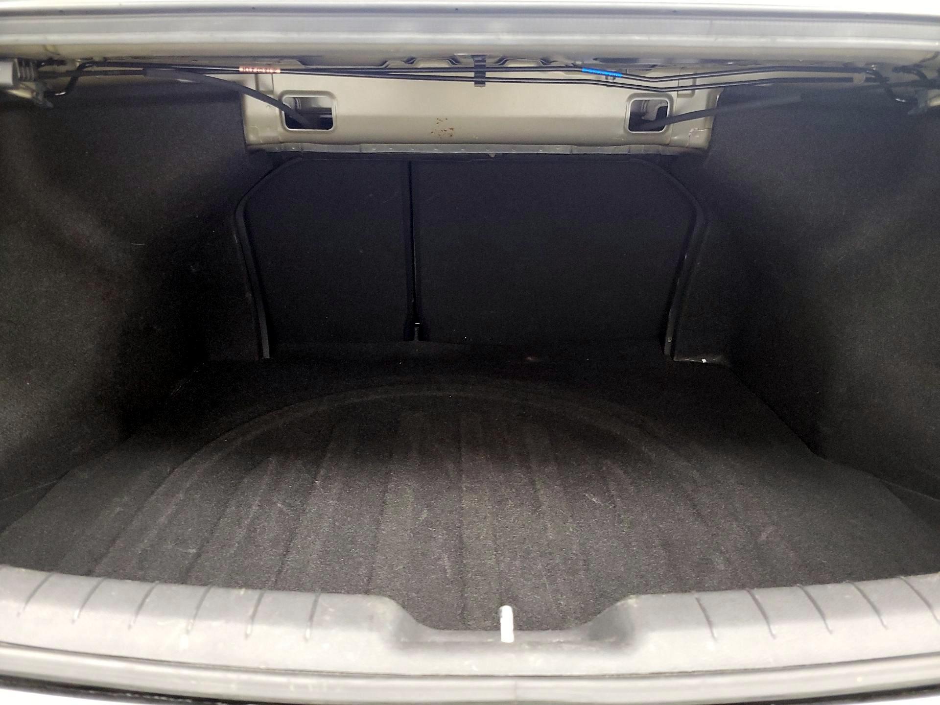 Thumbnail: 2019 Hyundai Elantra - 19