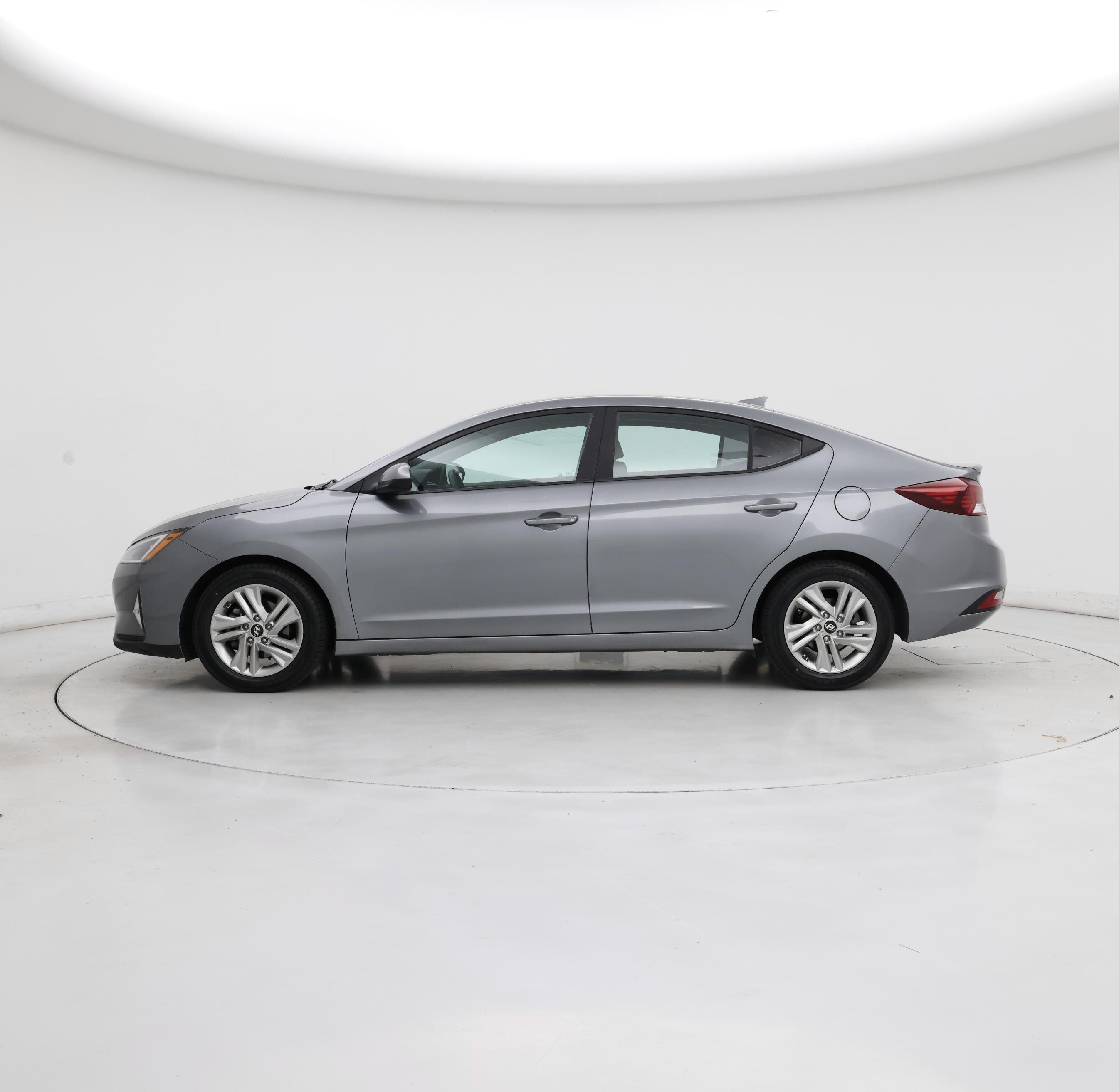 Thumbnail: 2019 Hyundai Elantra - 3