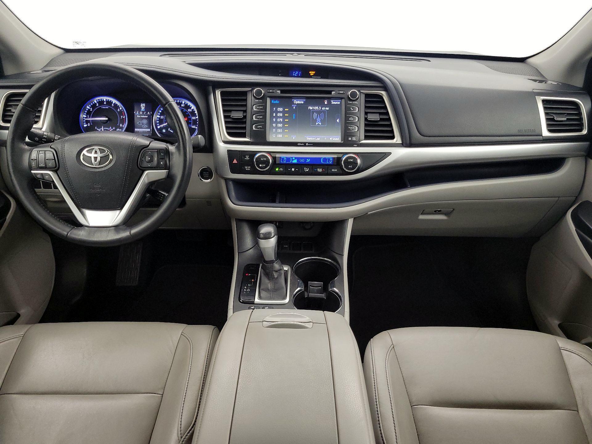 Thumbnail: 2015 Toyota Highlander - 9