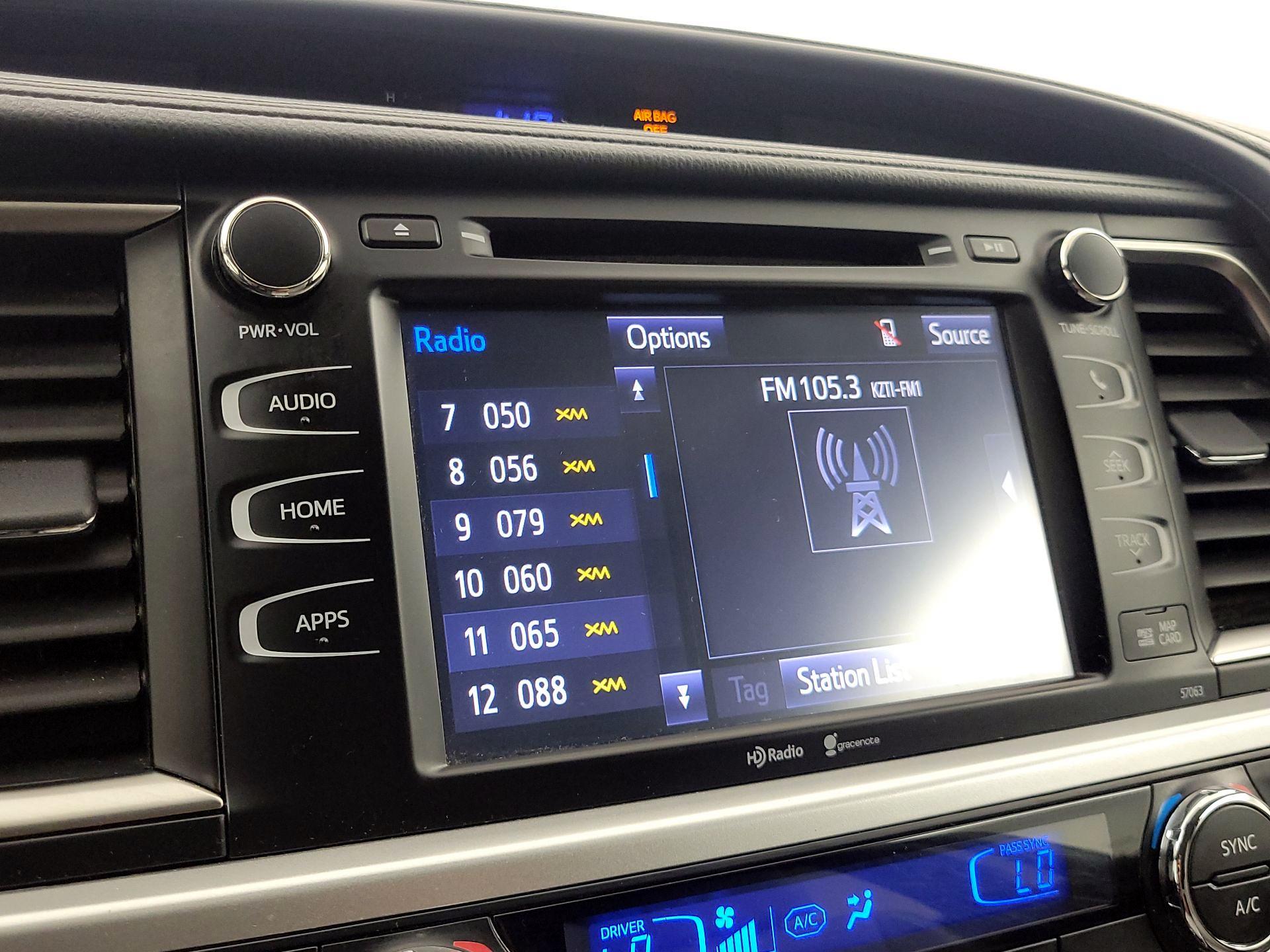 Thumbnail: 2015 Toyota Highlander - 16
