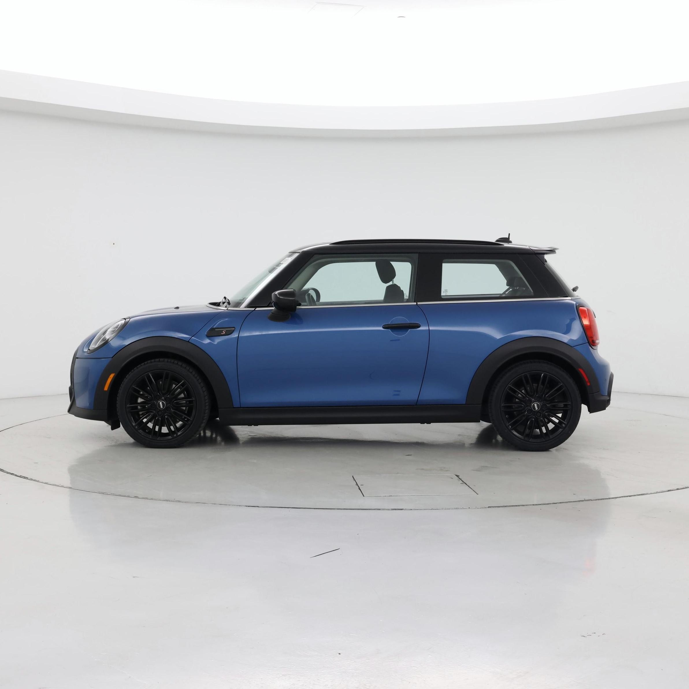 Thumbnail: 2023 MINI Cooper Hardtop - 3