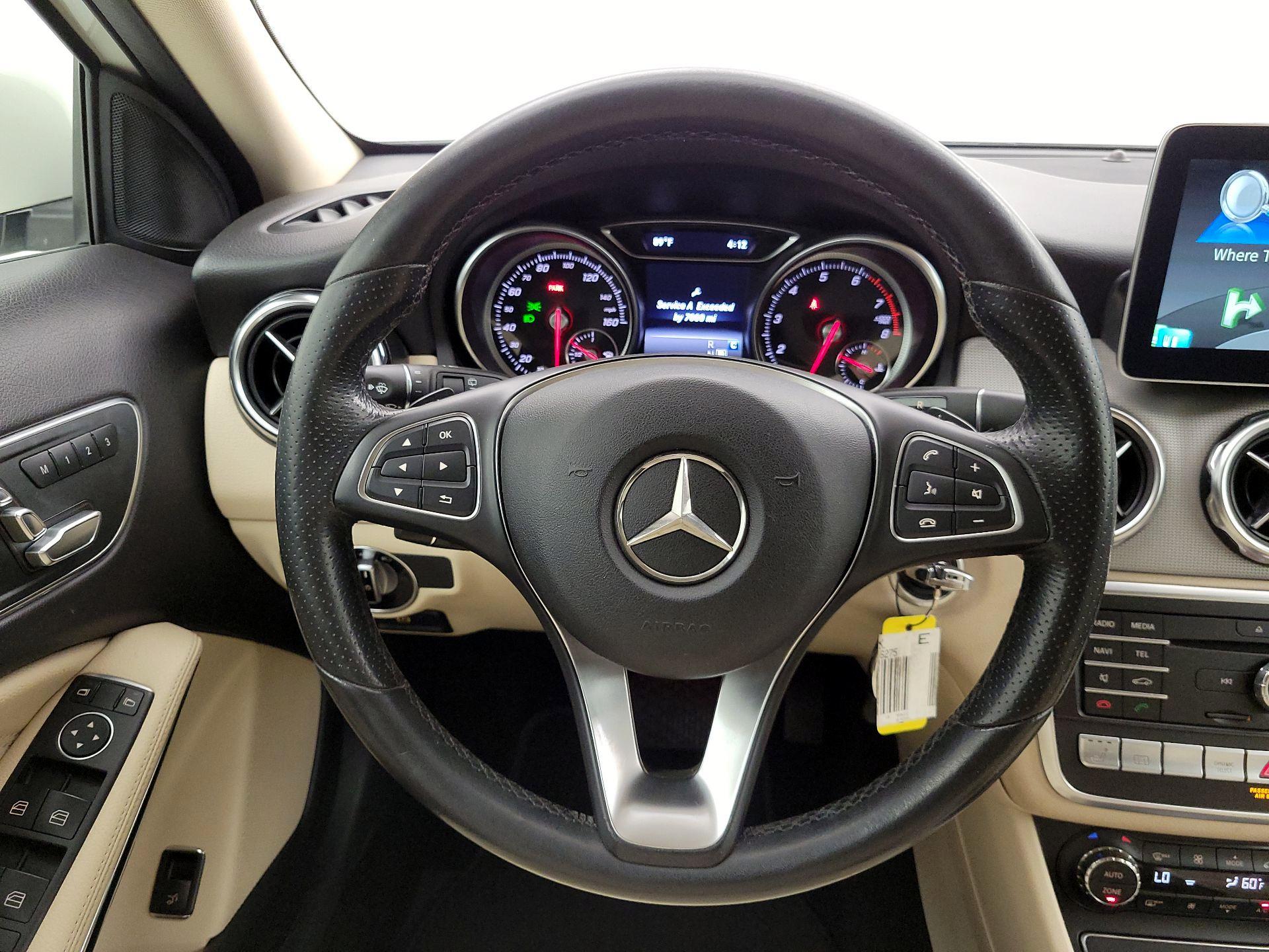 Thumbnail: 2018 Mercedes-Benz GLA - 10