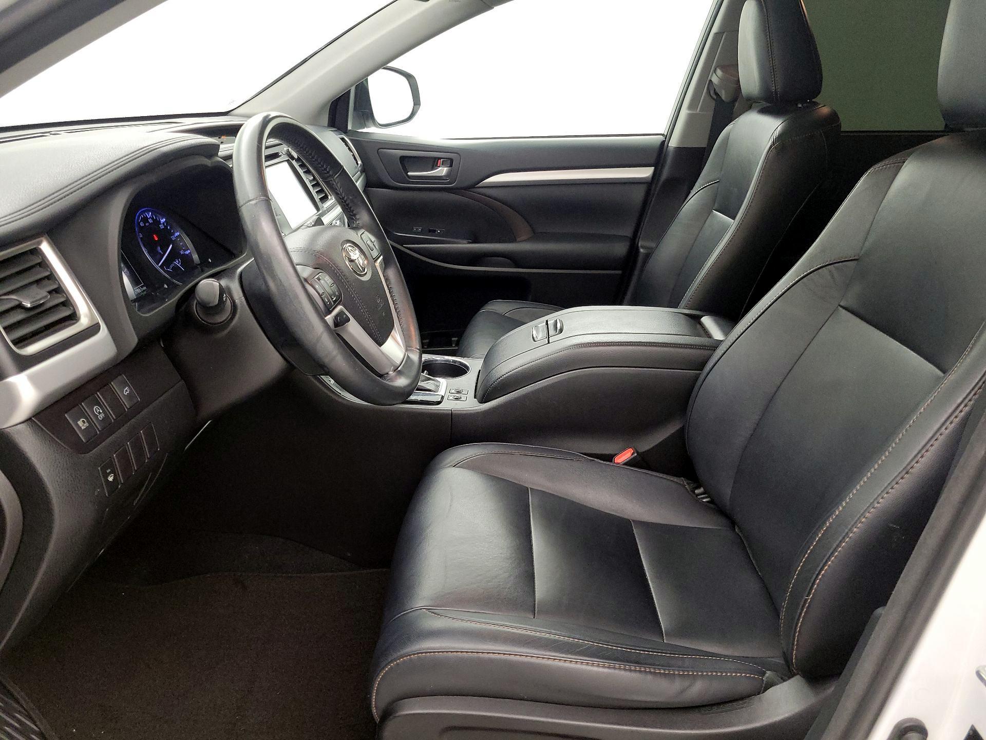 Thumbnail: 2018 Toyota Highlander - 11