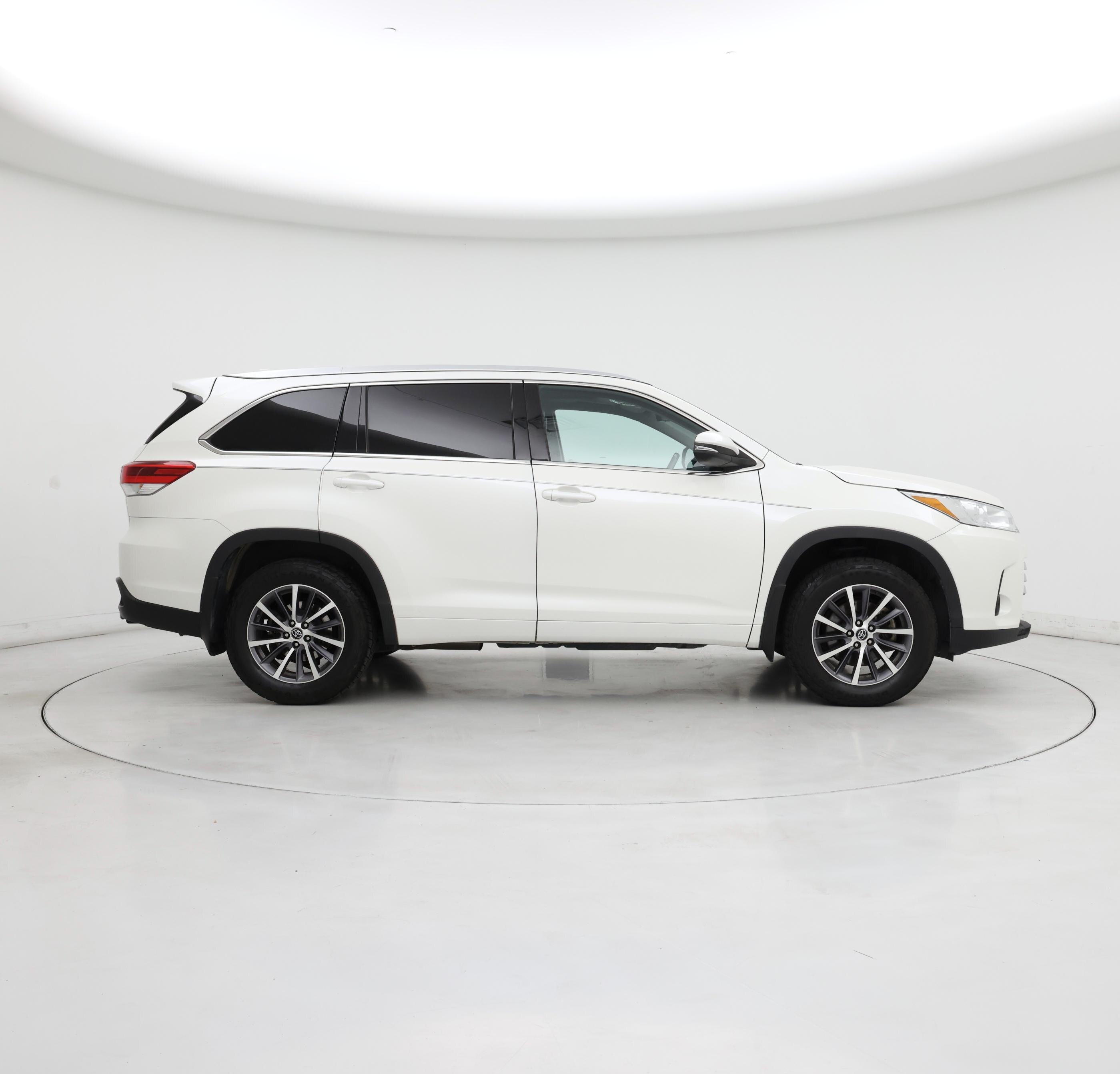 Thumbnail: 2018 Toyota Highlander - 7