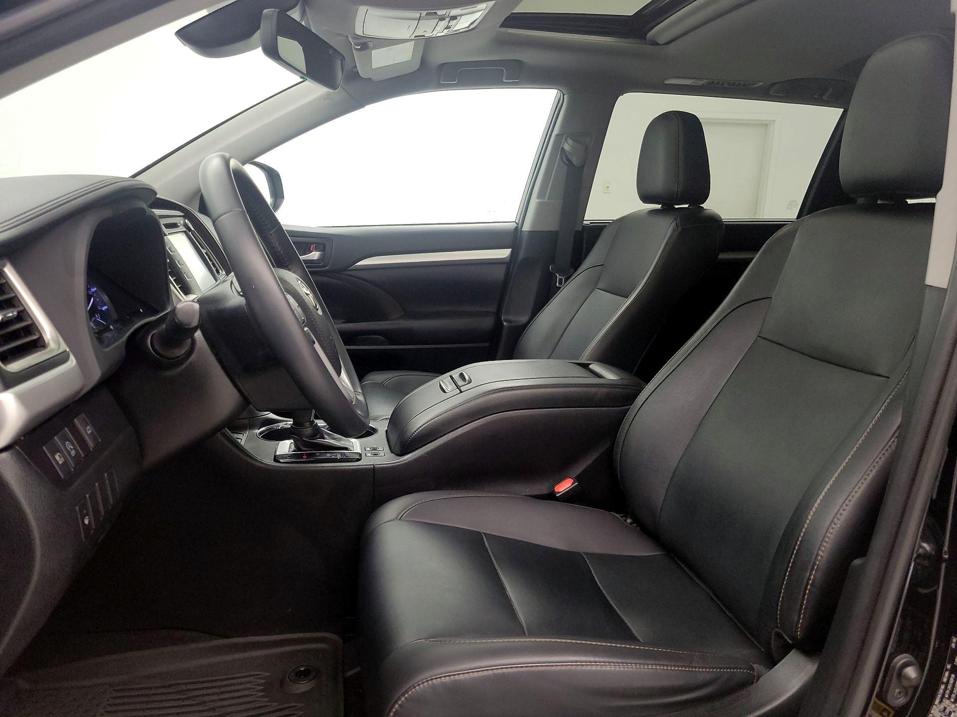 Thumbnail: 2019 Toyota Highlander - 11
