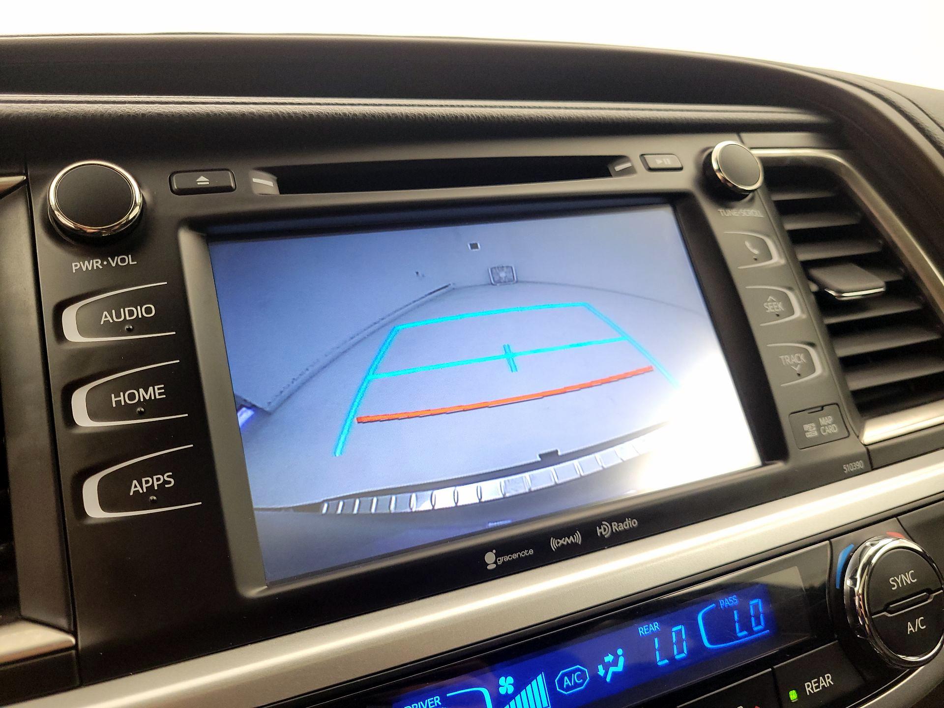 Thumbnail: 2019 Toyota Highlander - 15