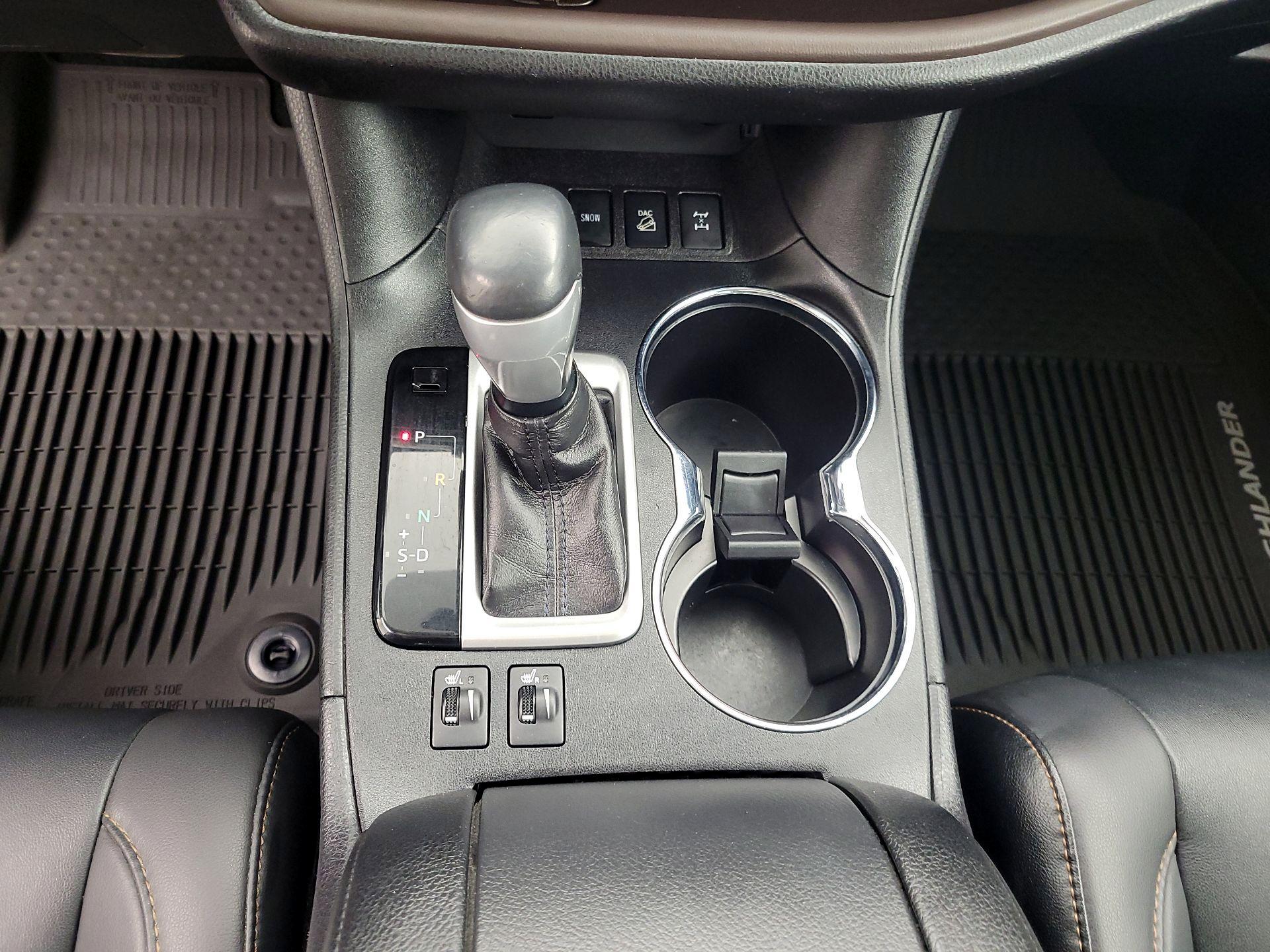 Thumbnail: 2019 Toyota Highlander - 18