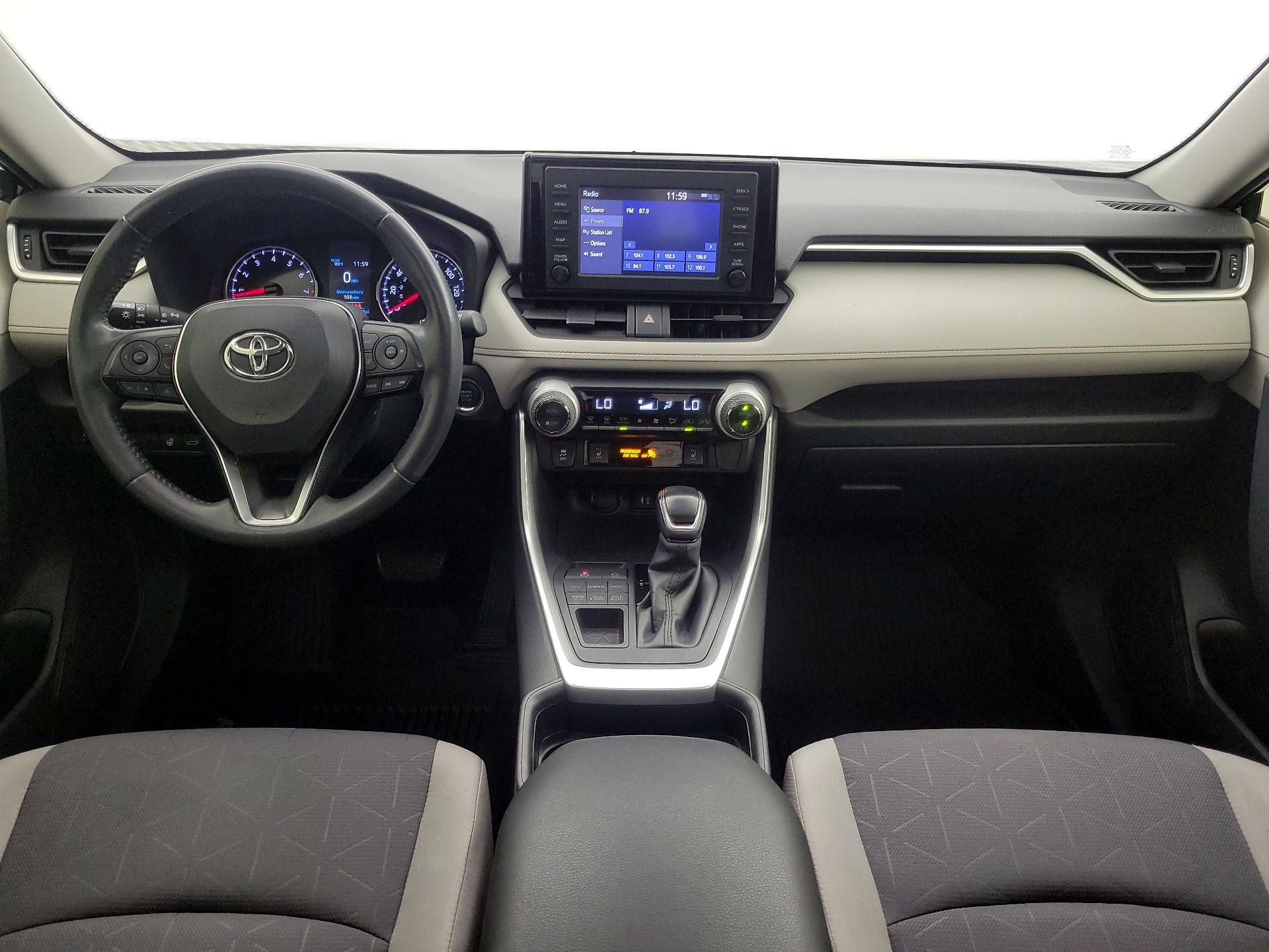 Thumbnail: 2019 Toyota RAV4 - 9