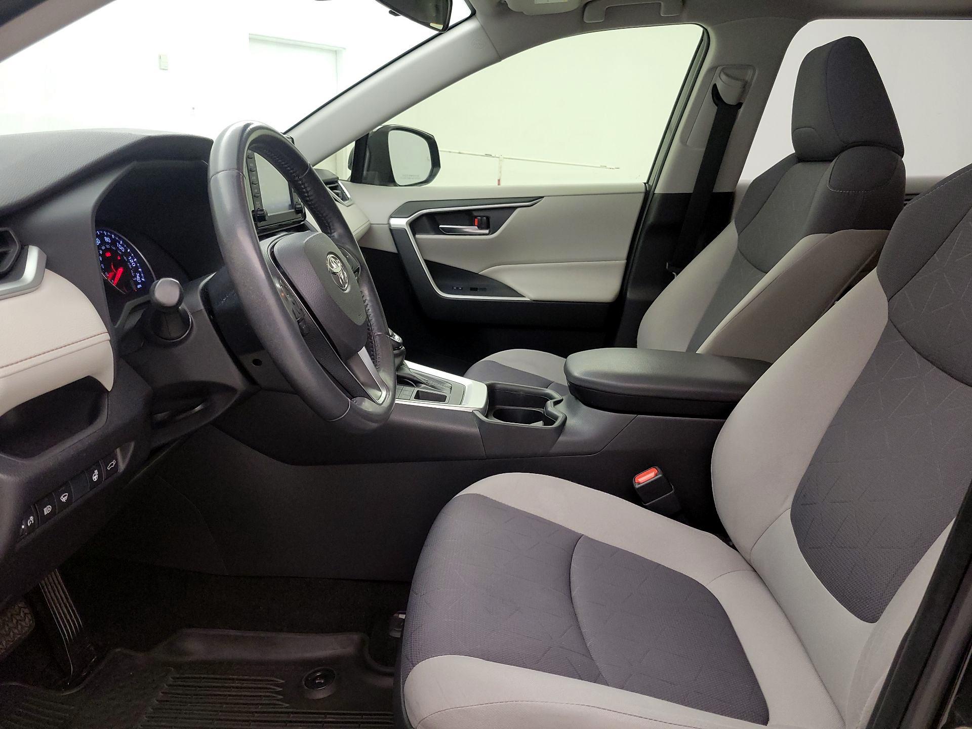 Thumbnail: 2019 Toyota RAV4 - 11