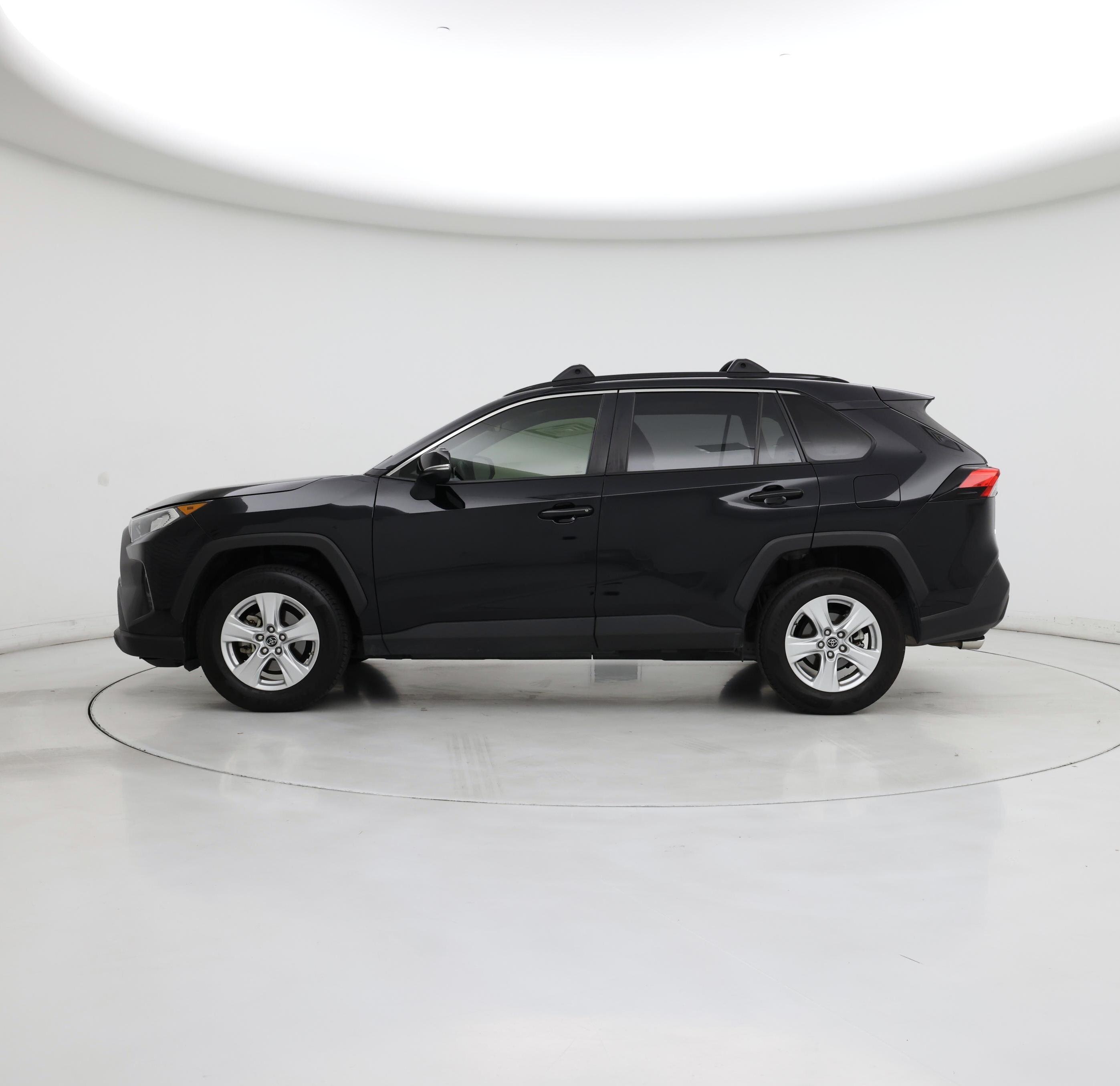 Thumbnail: 2019 Toyota RAV4 - 3