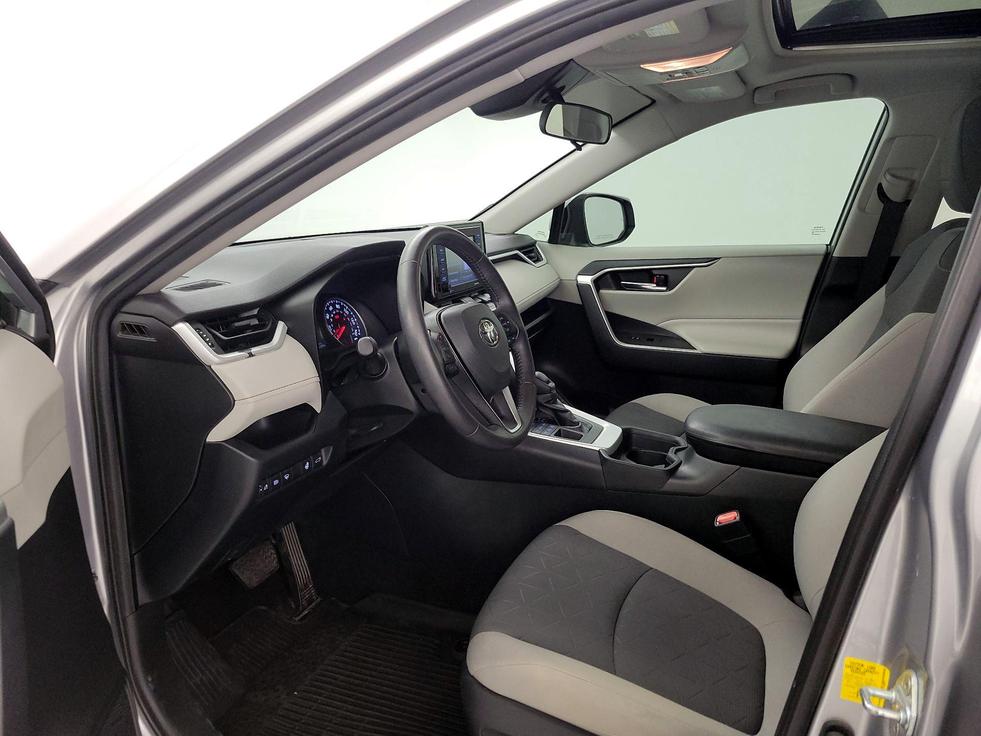 Thumbnail: 2020 Toyota RAV4 - 11