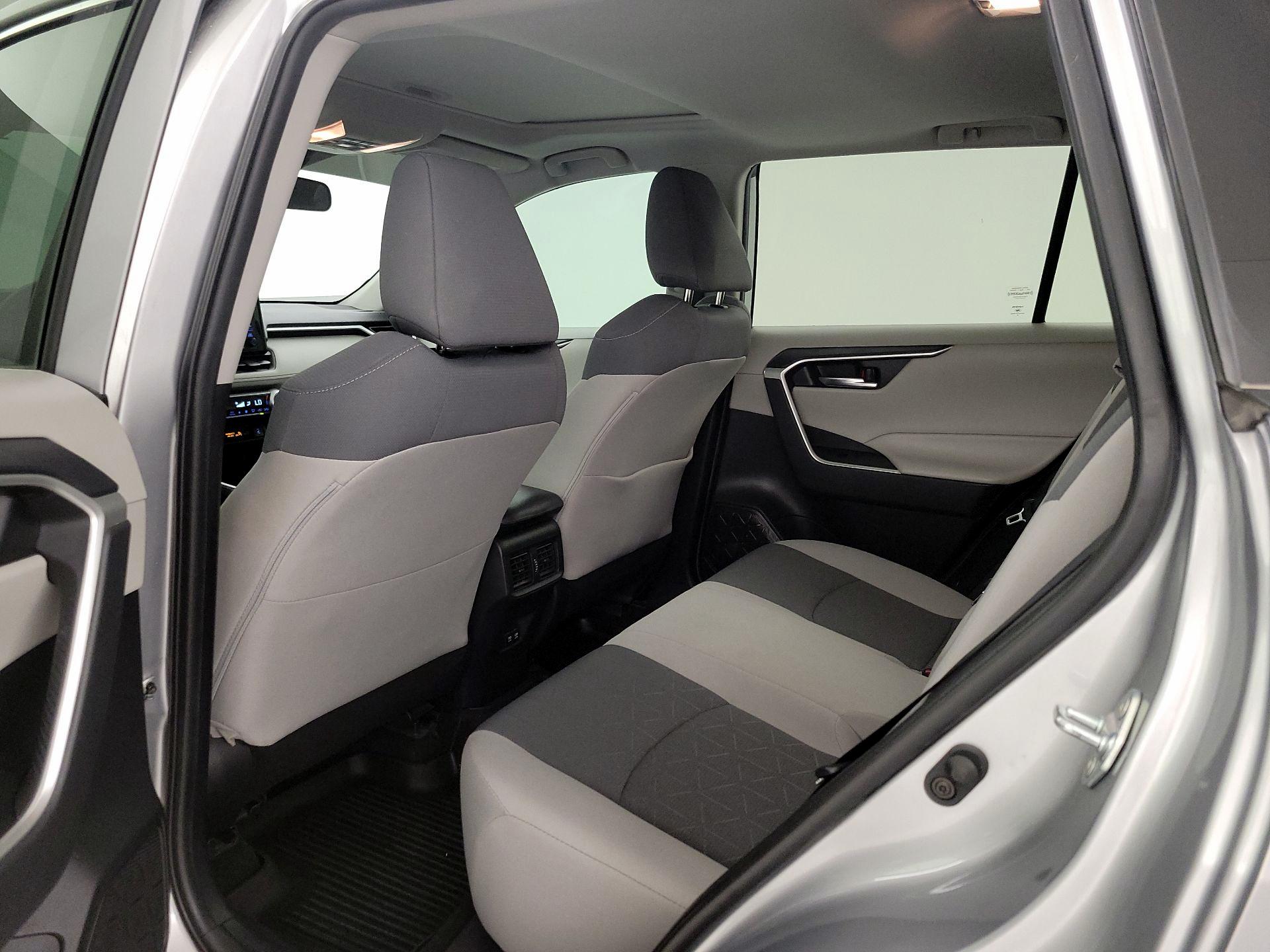 Thumbnail: 2020 Toyota RAV4 - 20