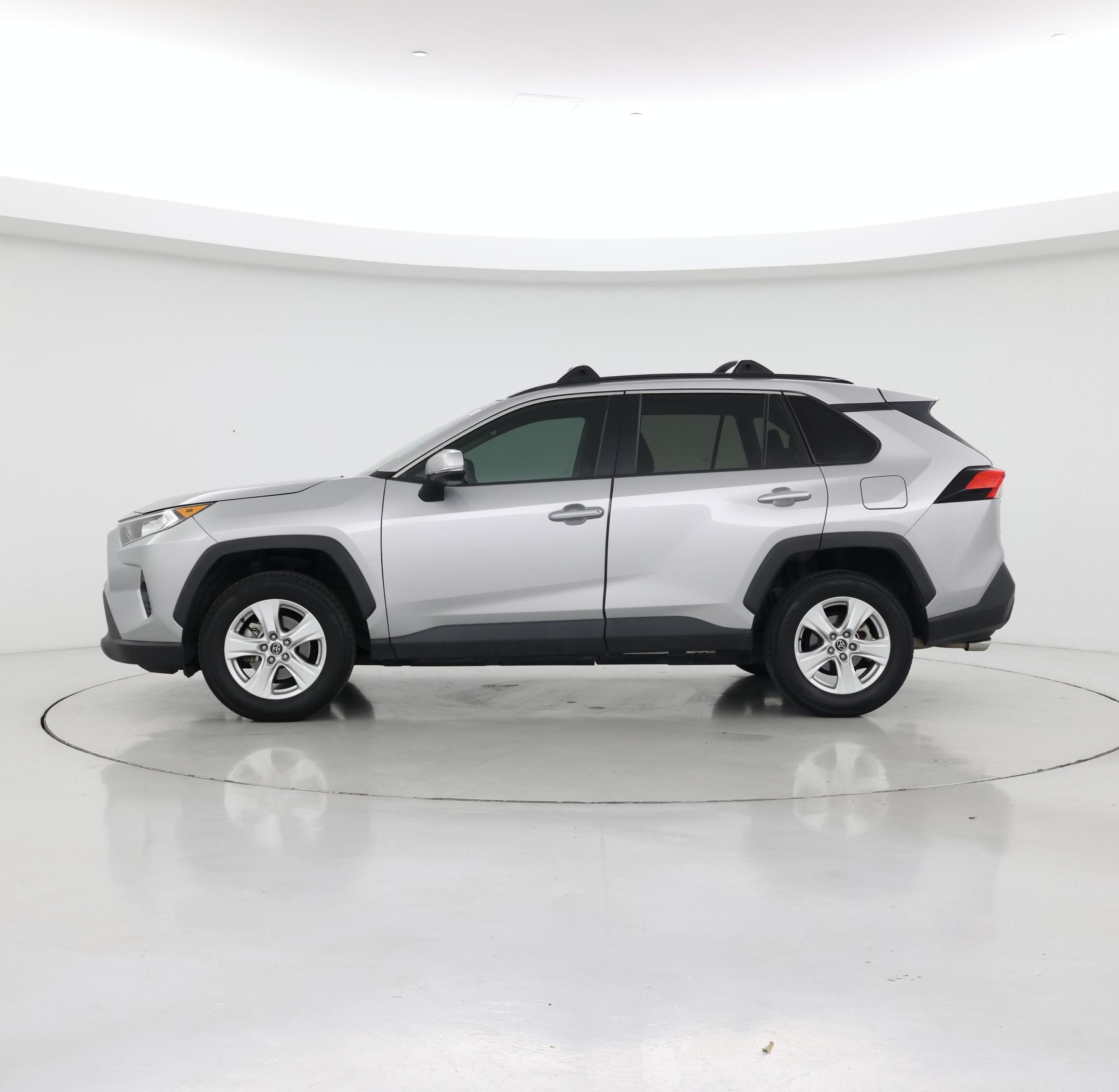 Thumbnail: 2020 Toyota RAV4 - 3