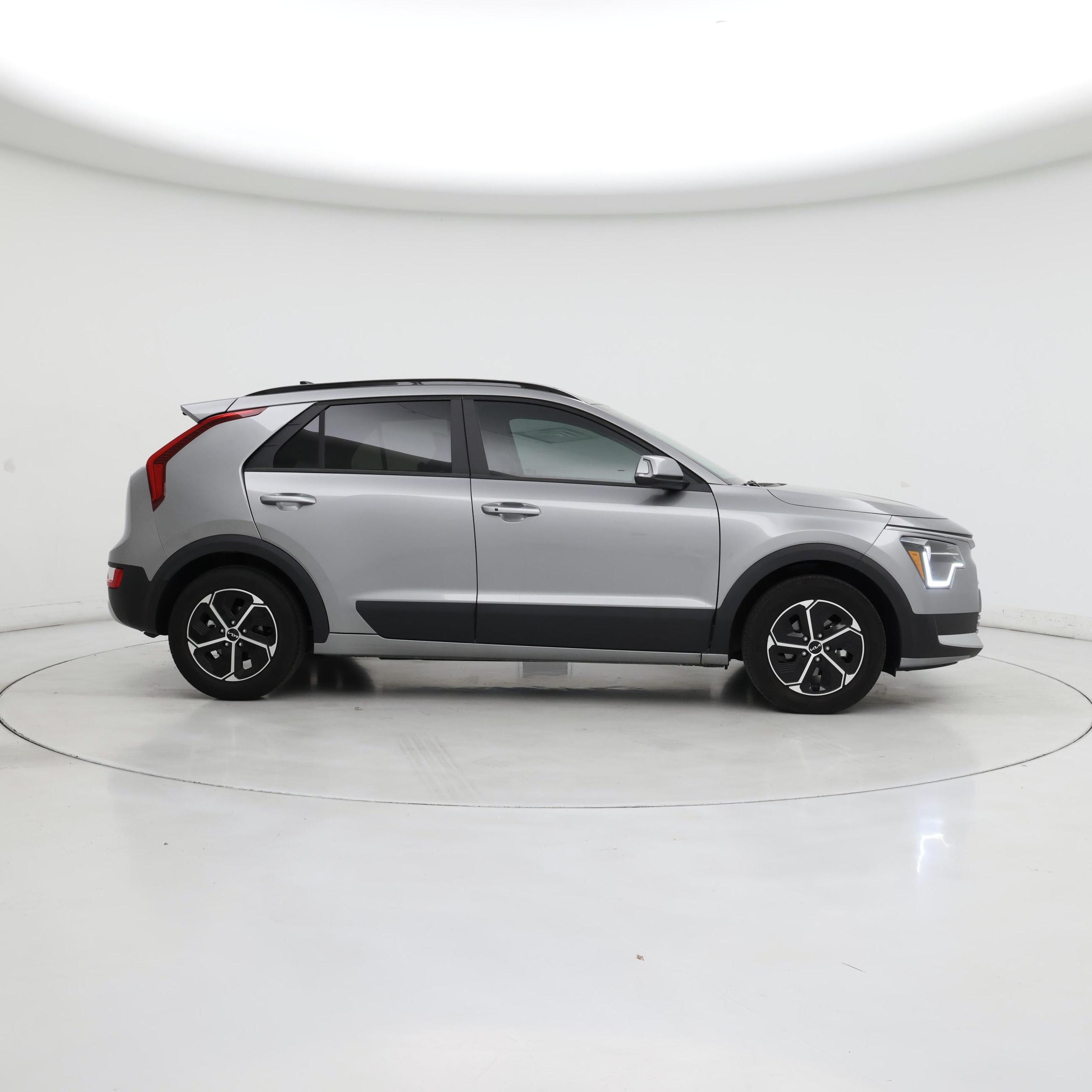 Thumbnail: 2023 Kia Niro - 7