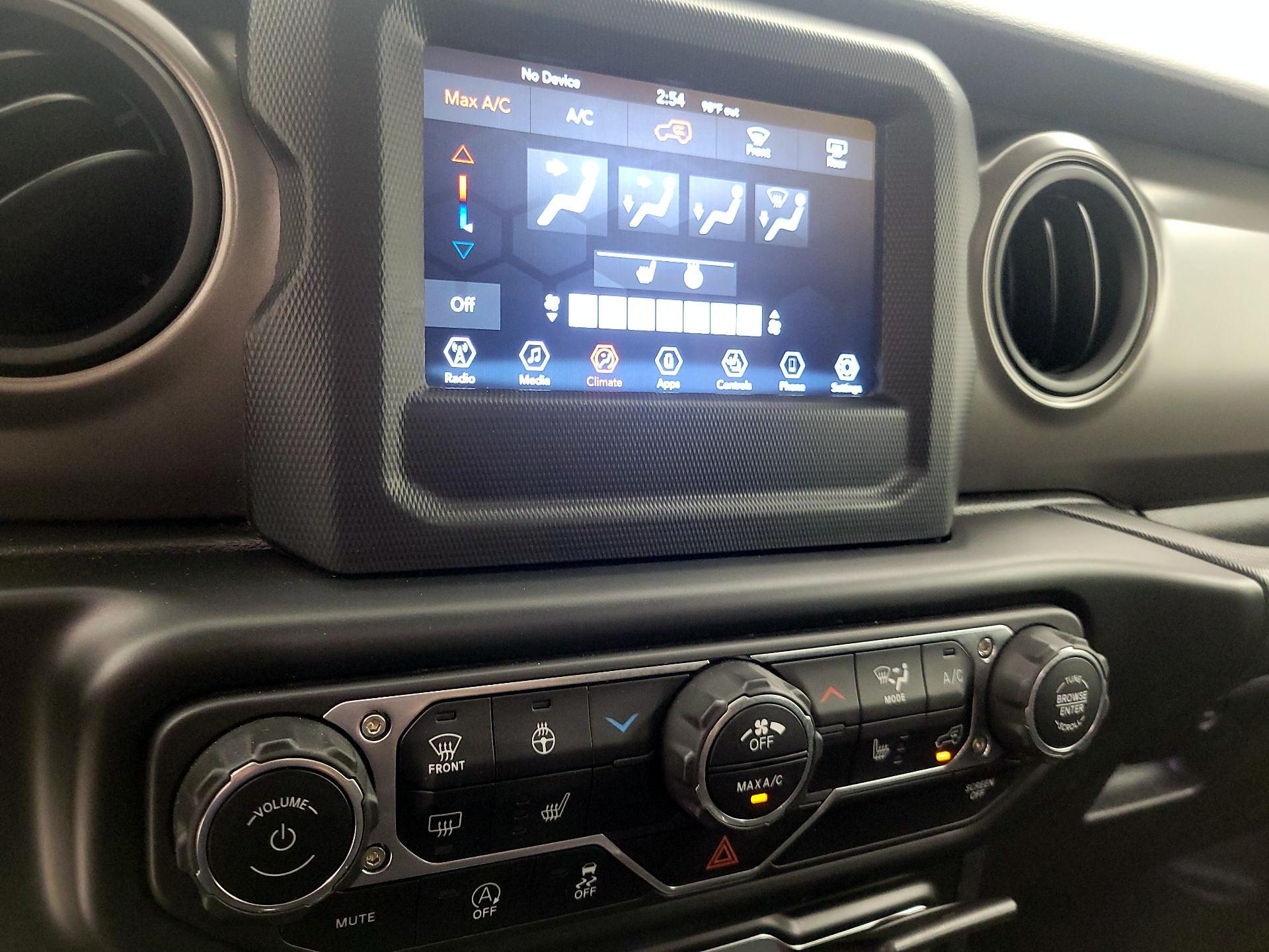 Thumbnail: 2022 Jeep Wrangler - 16