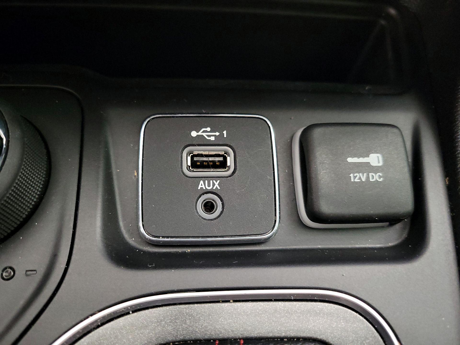 Thumbnail: 2020 Jeep Cherokee - 18