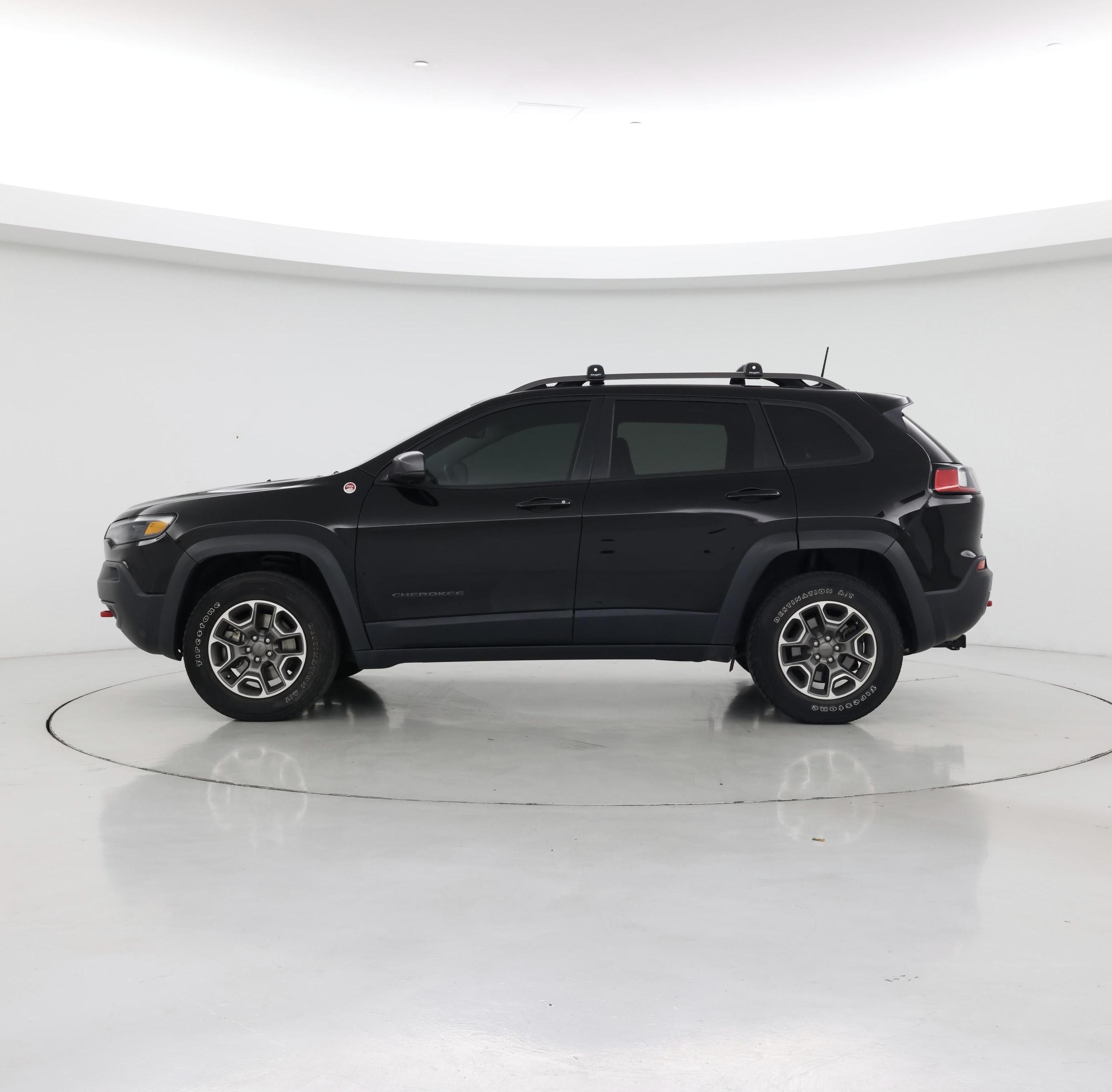 Thumbnail: 2020 Jeep Cherokee - 3
