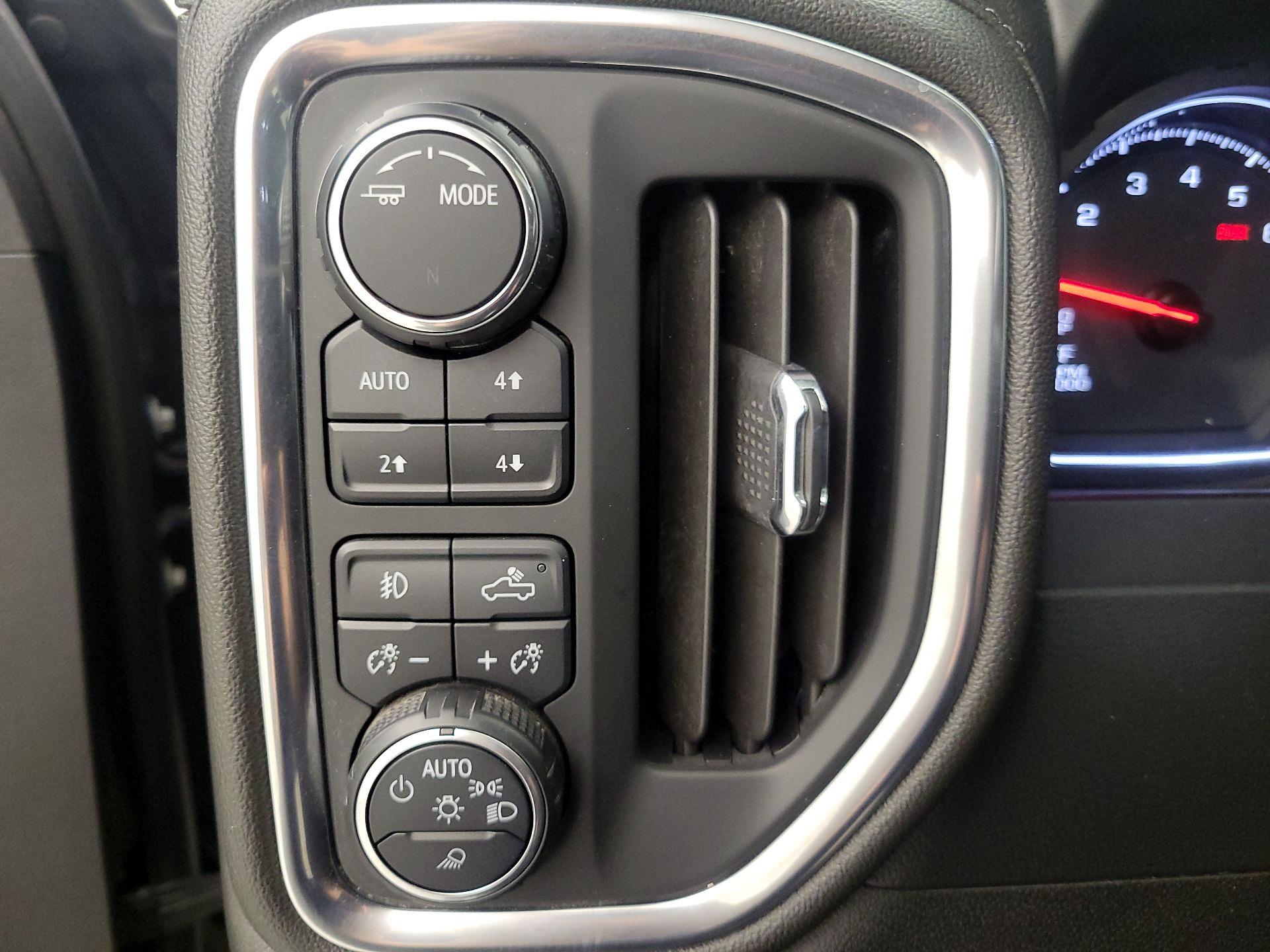 Thumbnail: 2020 Chevrolet Silverado 1500 - 13