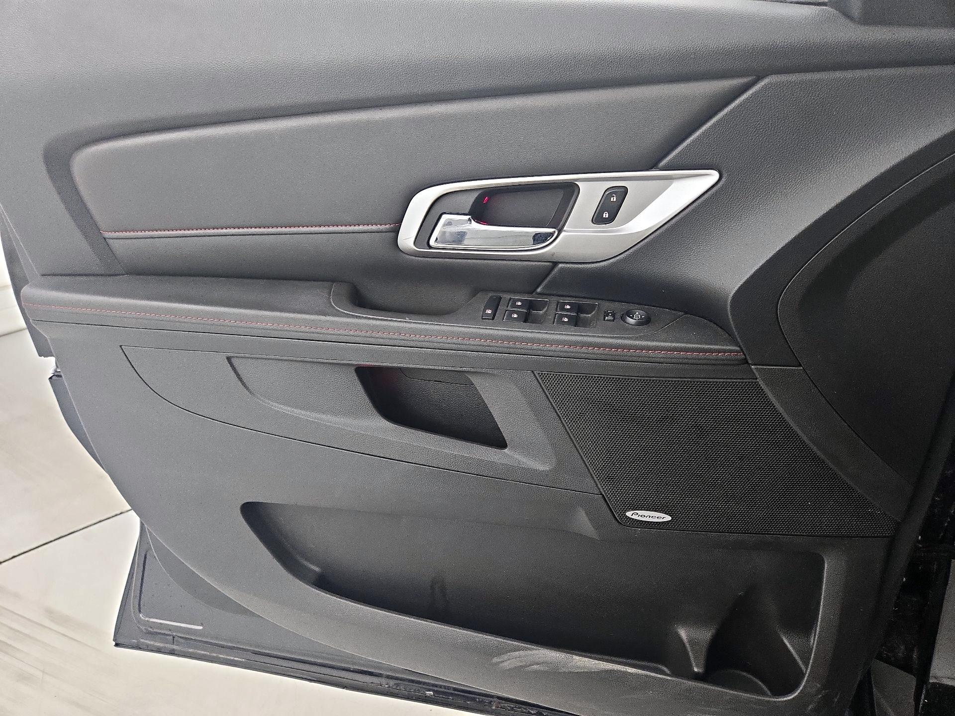Thumbnail: 2015 GMC Terrain - 12