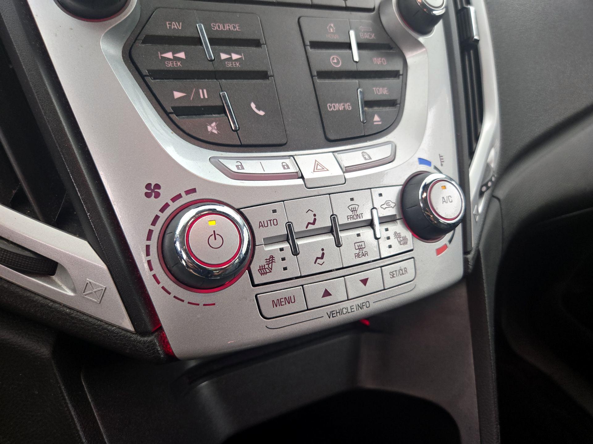 Thumbnail: 2015 GMC Terrain - 15