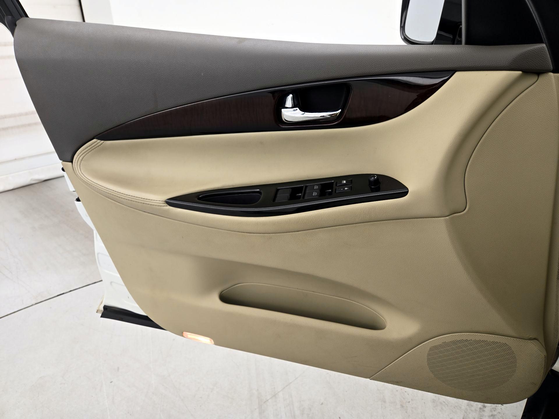 Thumbnail: 2014 INFINITI QX50 - 12