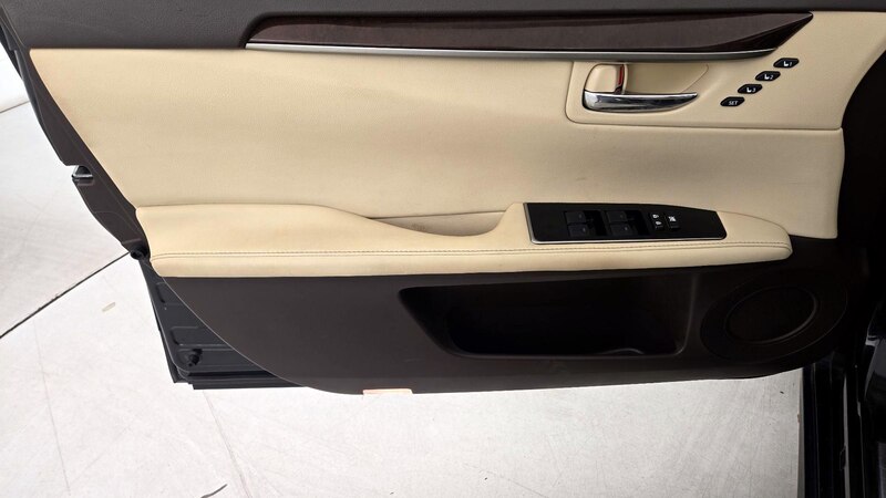 2016 Lexus ES 350 12
