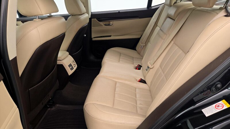 2016 Lexus ES 350 21