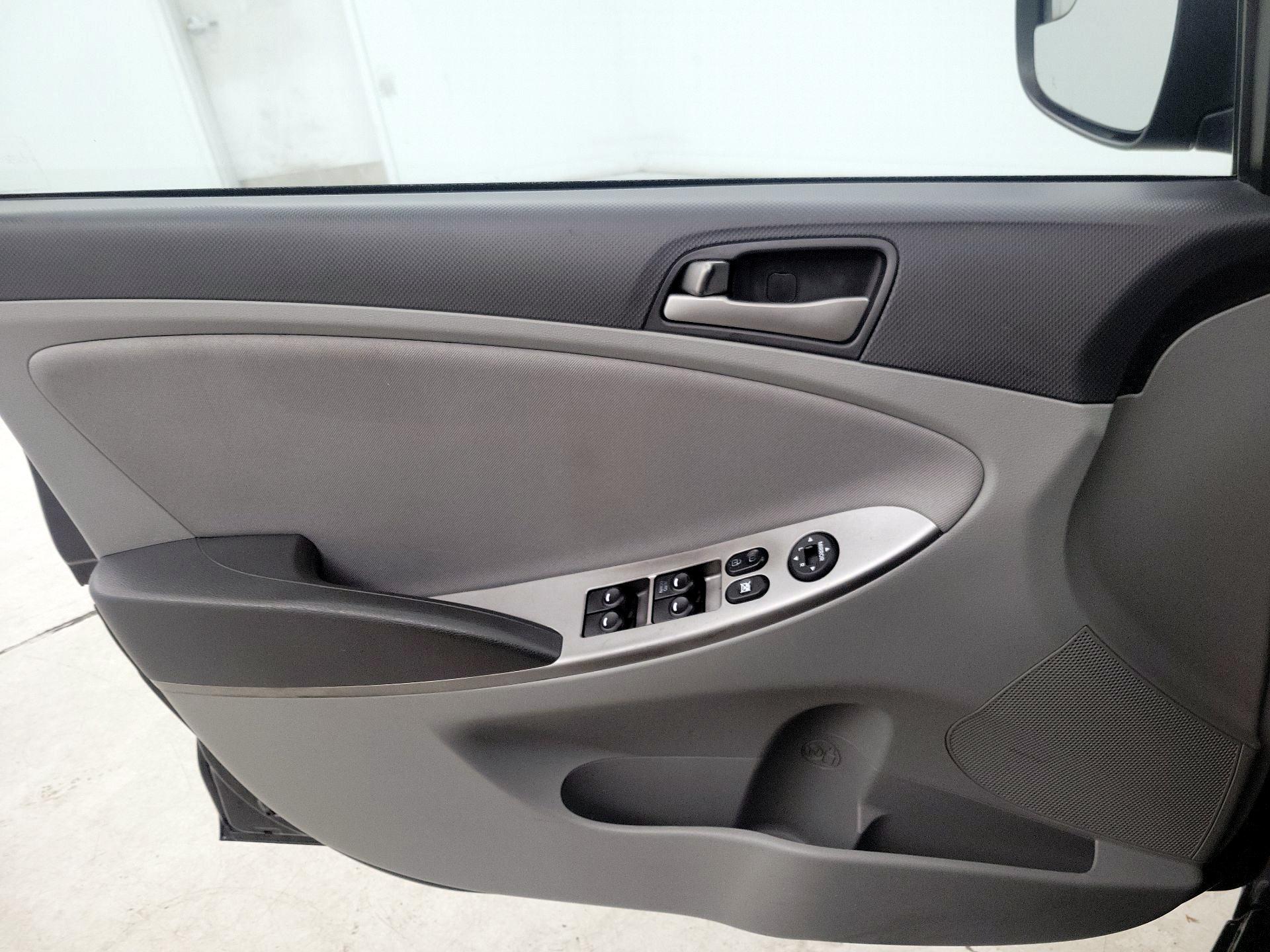 Thumbnail: 2016 Hyundai Accent - 12