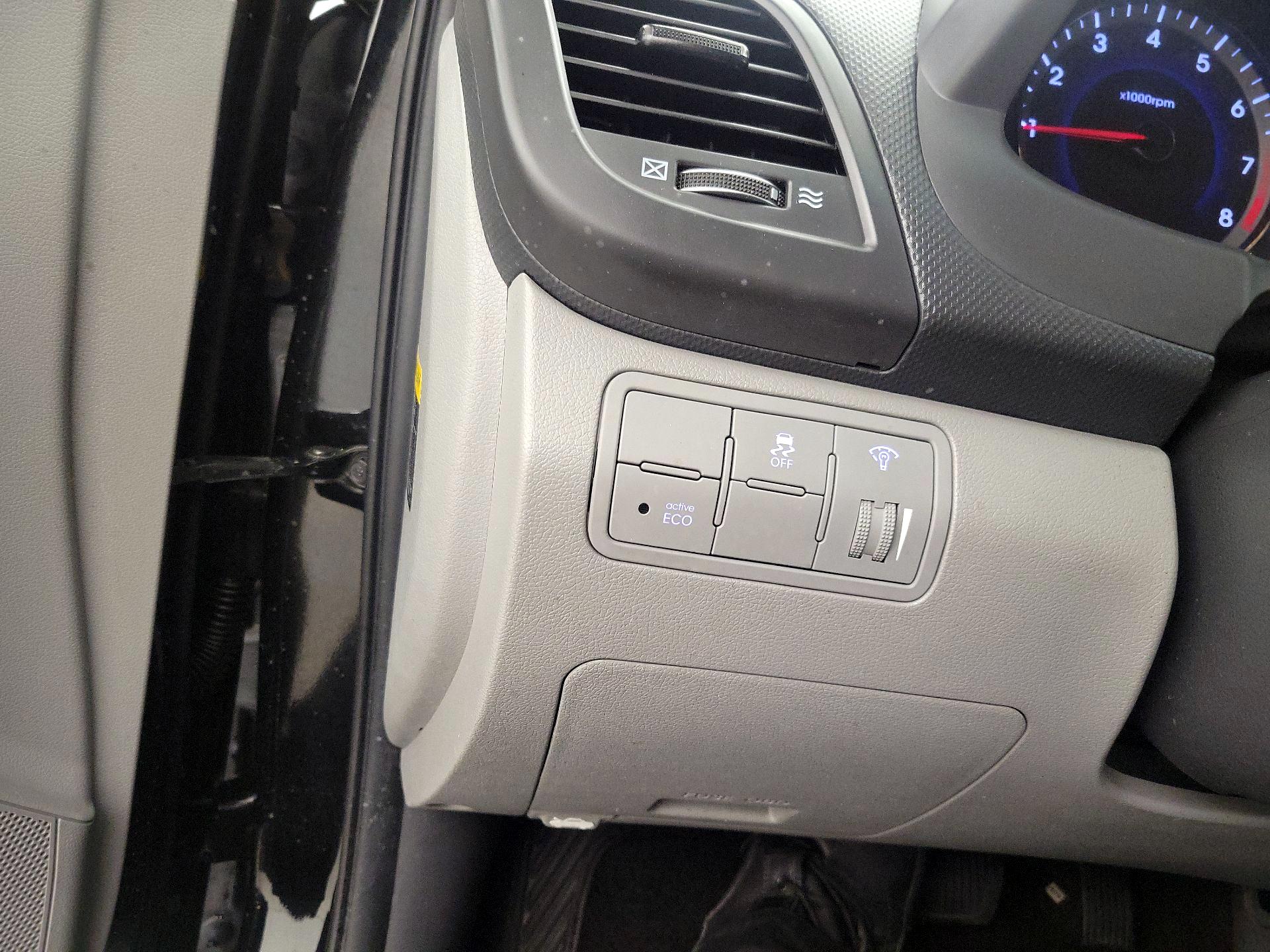 Thumbnail: 2016 Hyundai Accent - 13