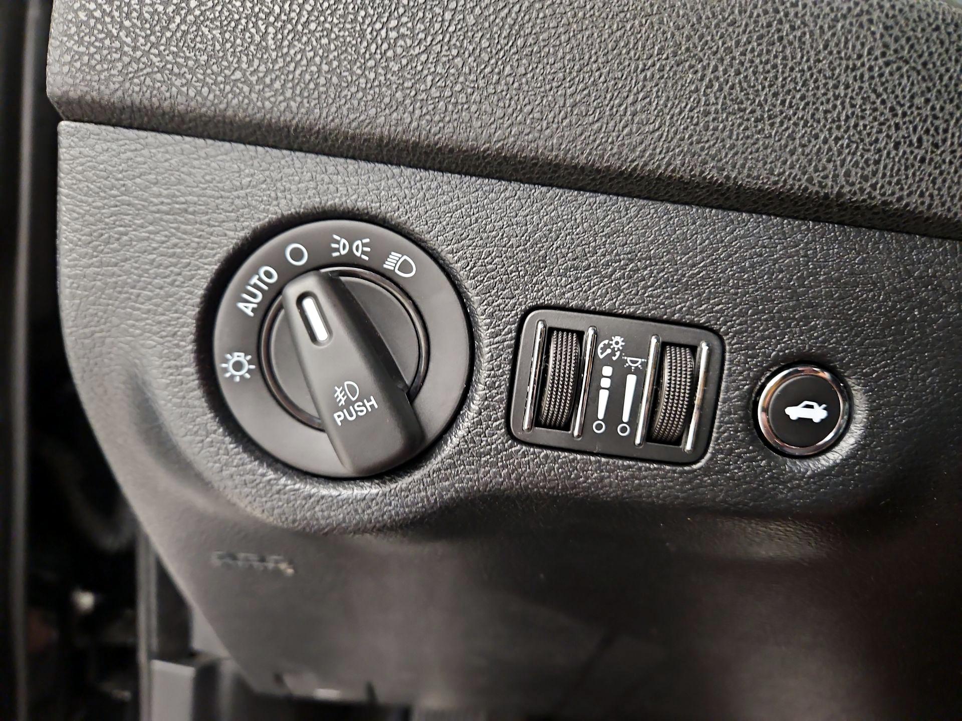 Thumbnail: 2014 Dodge Charger - 13