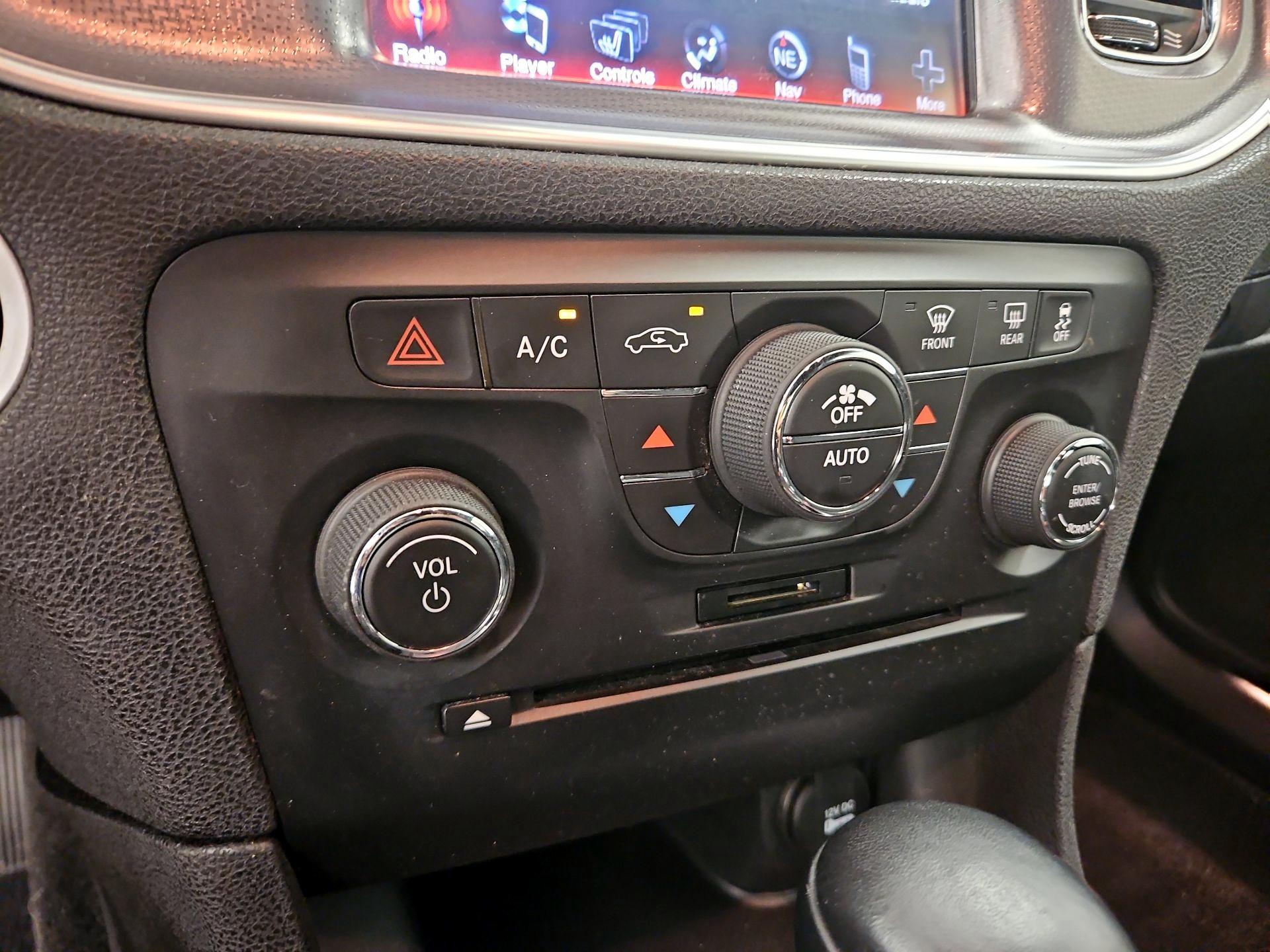 Thumbnail: 2014 Dodge Charger - 17